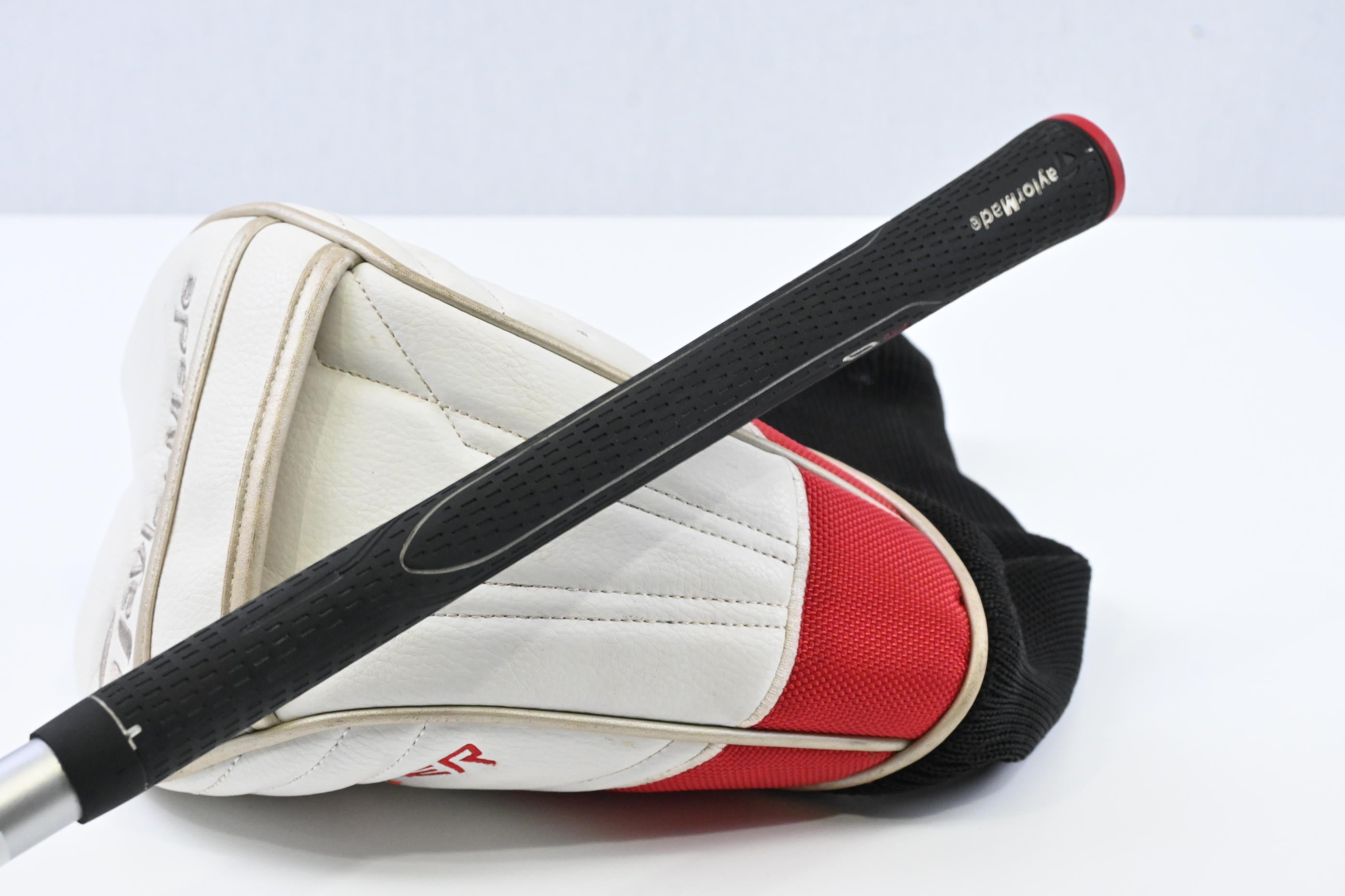 Left Hand Taylormade Aeroburner Driver / 10.5 Degree / Regular Flex Matrix Speed