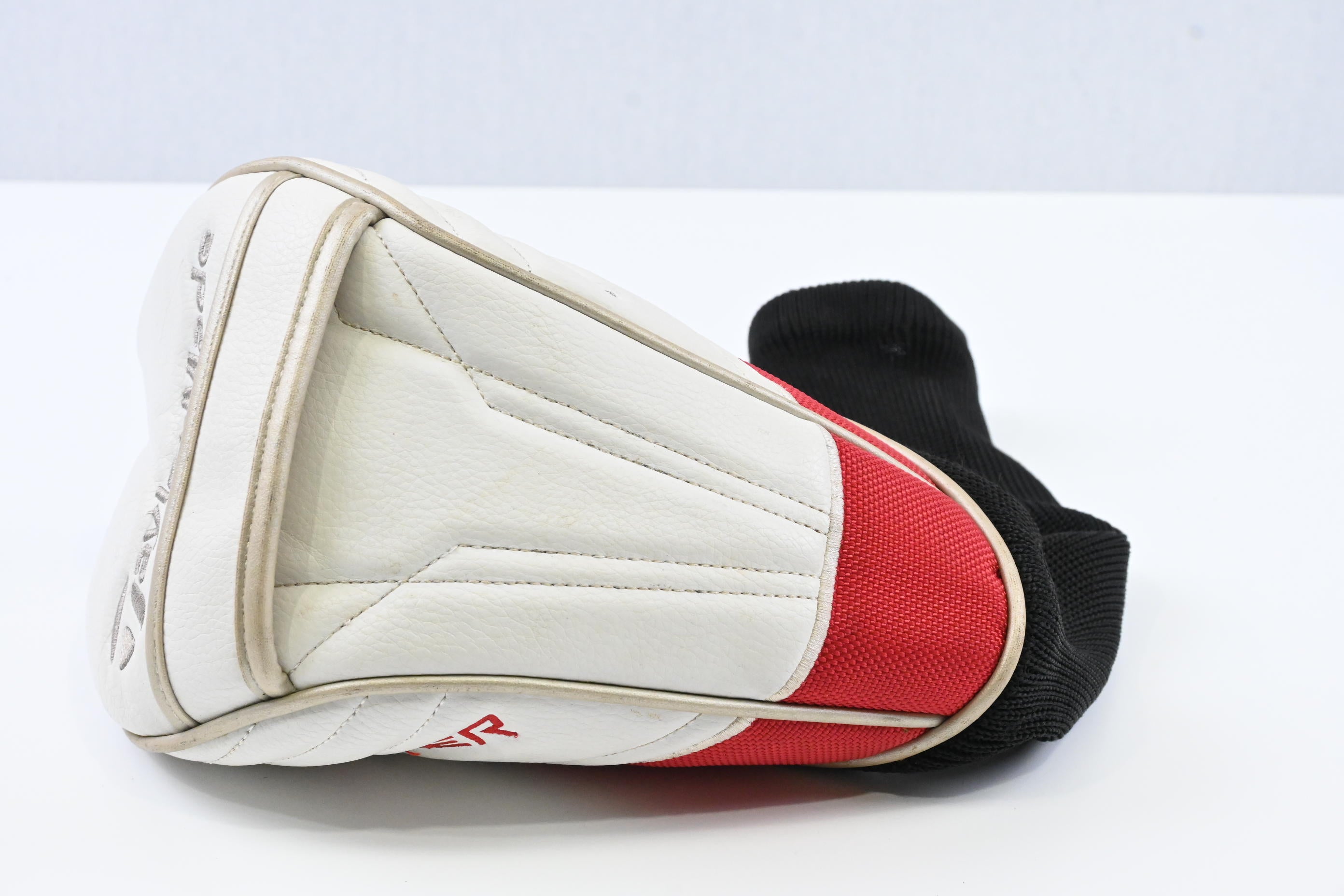 Left Hand Taylormade Aeroburner Driver / 10.5 Degree / Regular Flex Matrix Speed