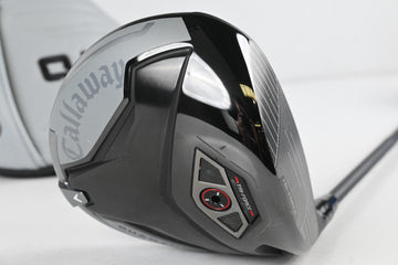 Callaway Quantum Max Driver / 10.5 Degree / Regular Flex Vanquish 4 Shaft