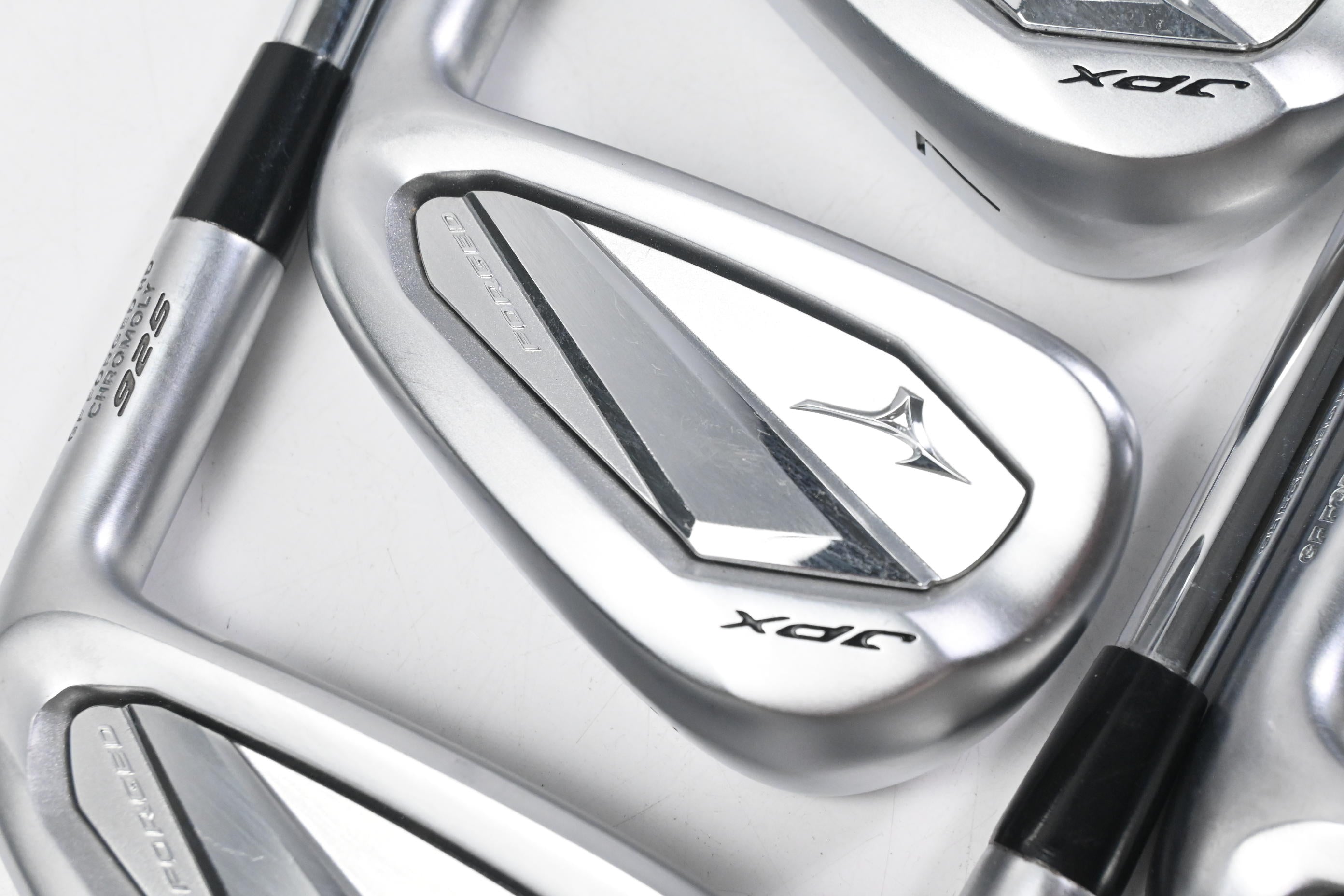 Mizuno JPX 925 Forged Irons / 5-PW / Stiff Flex Dynamic Gold S300 MID 115 Shafts