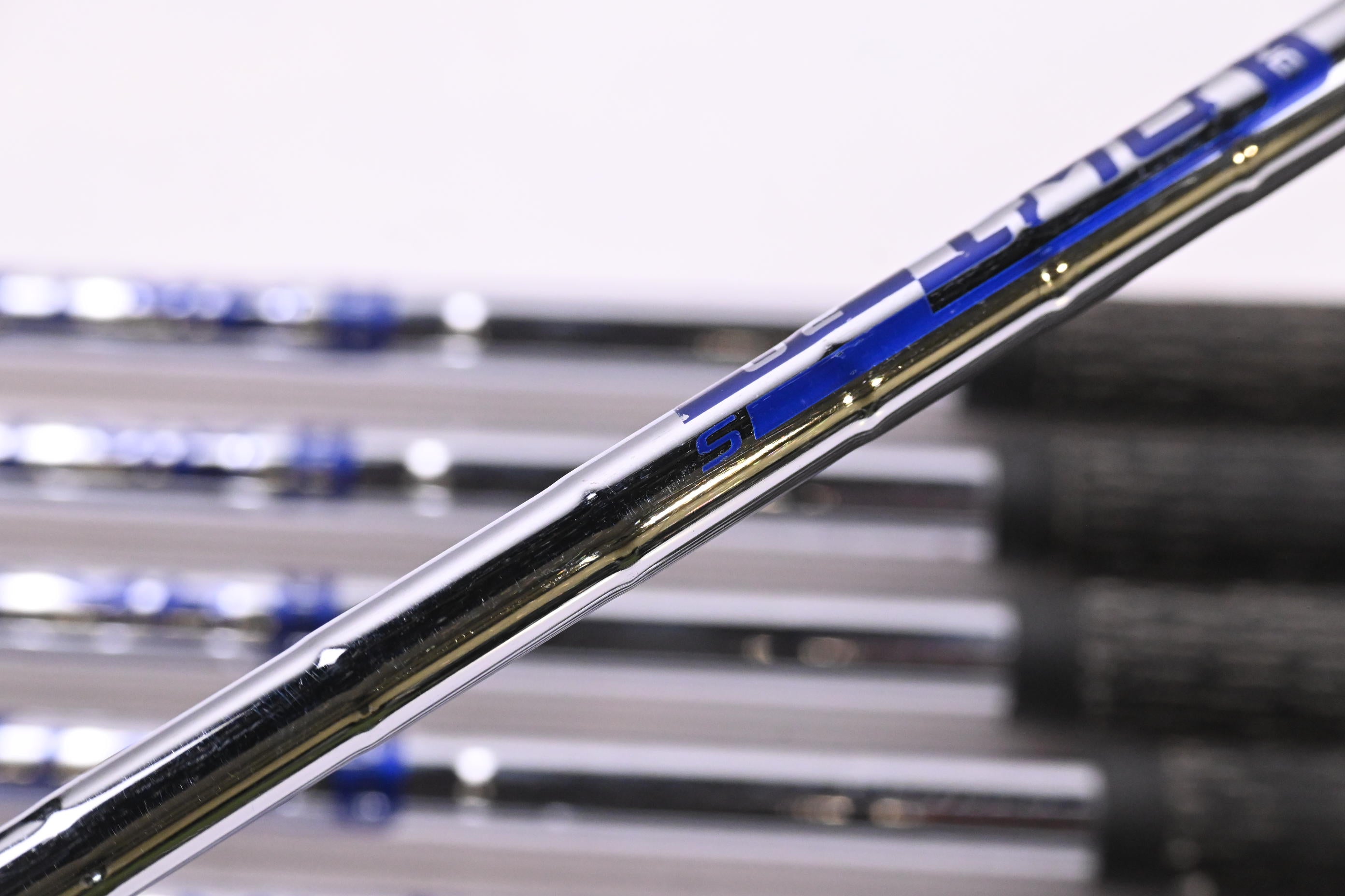 Ping G Series Irons / 4-PW+GW+SW / Green Dot / Stiff Flex Ping AWT 2.0 Shafts