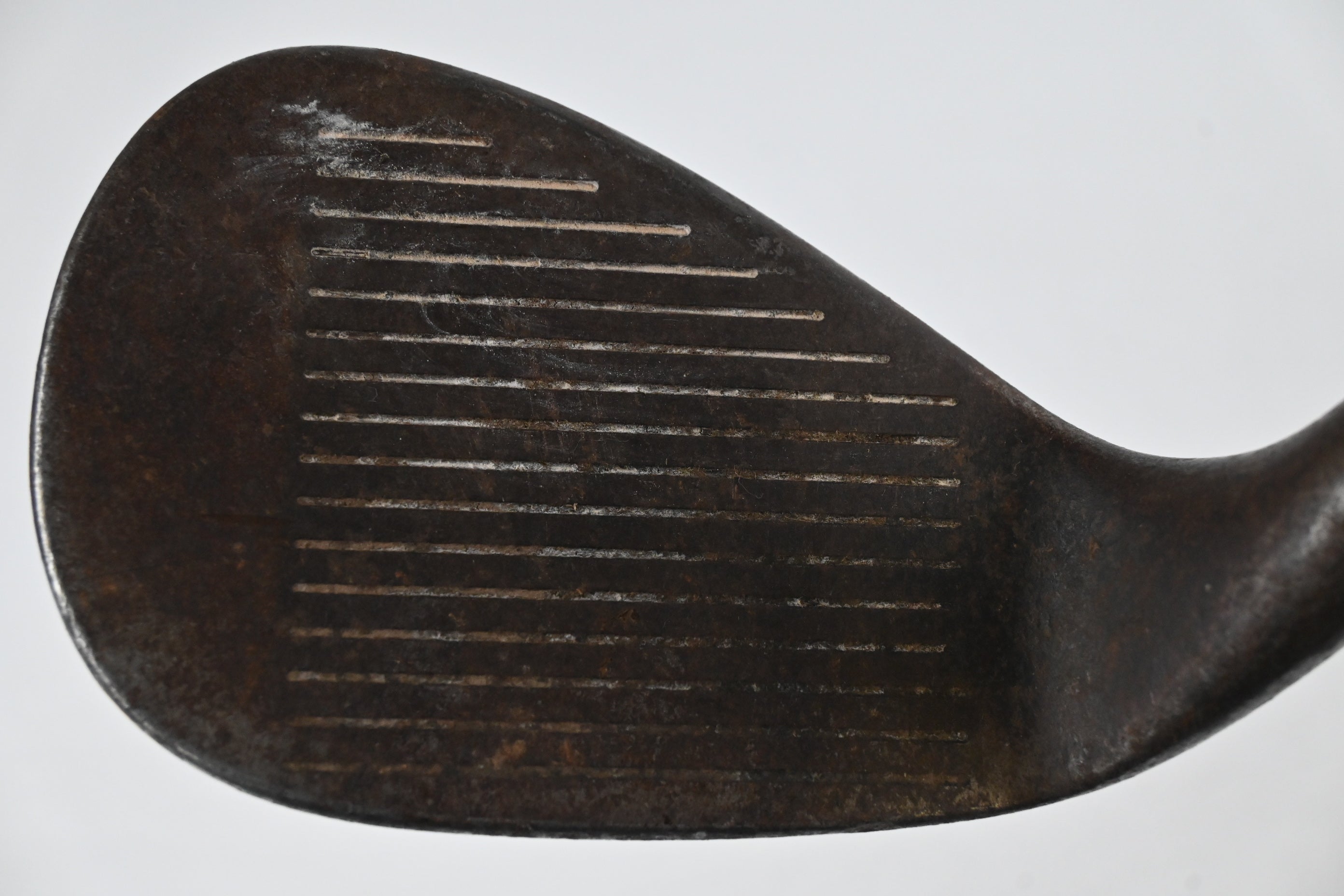 Cleveland 588 Tour Action Gap Wedge / 53 Degree / Stiff Flex Dynamic Gold Shaft