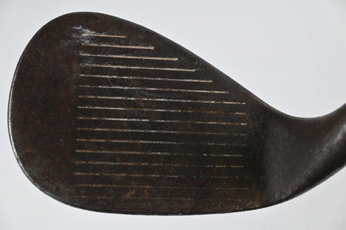 Cleveland 588 Tour Action Gap Wedge / 53 Degree / Stiff Flex Dynamic Gold Shaft