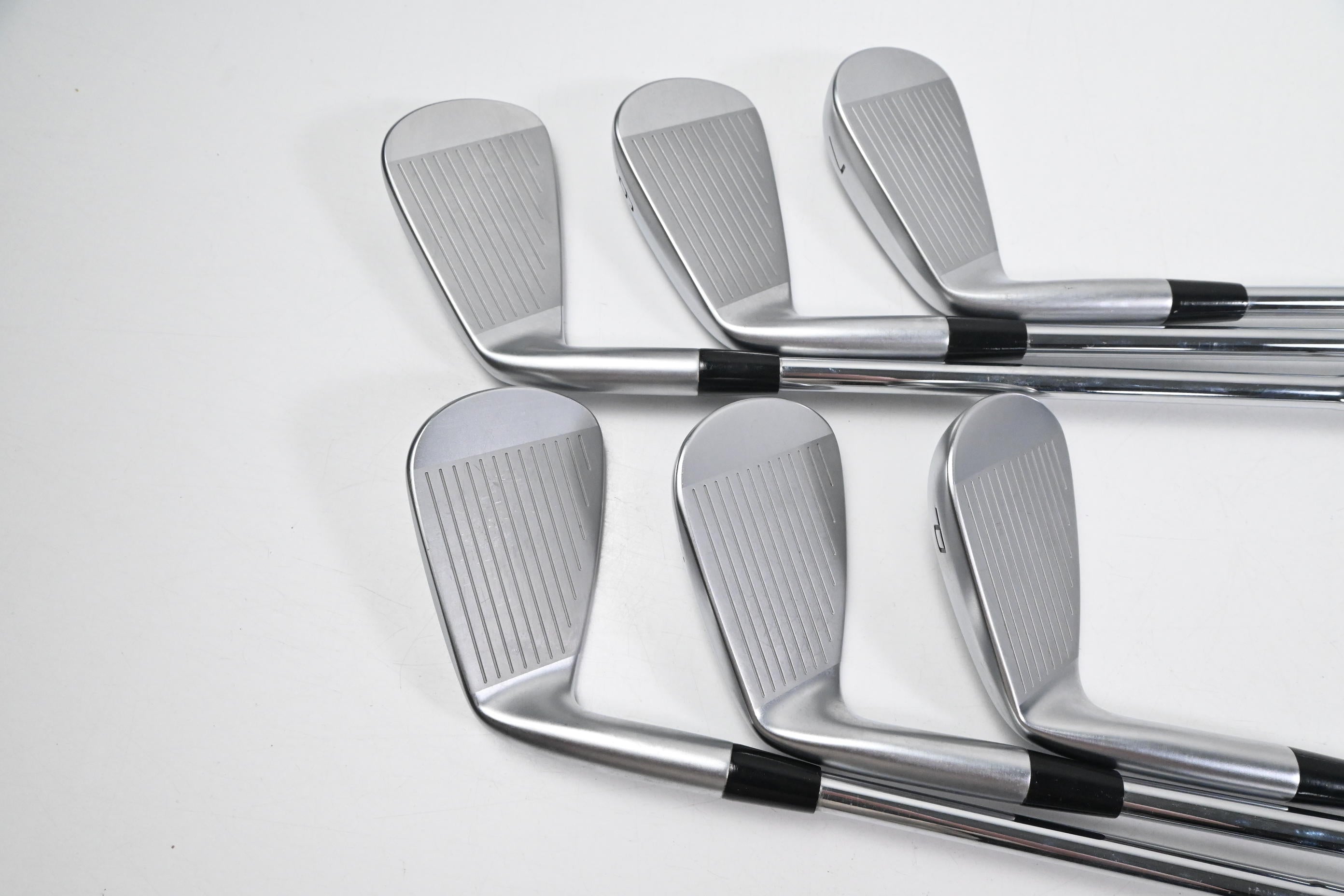Mizuno JPX 925 Forged Irons / 5-PW / Stiff Flex Dynamic Gold S300 MID 115 Shafts