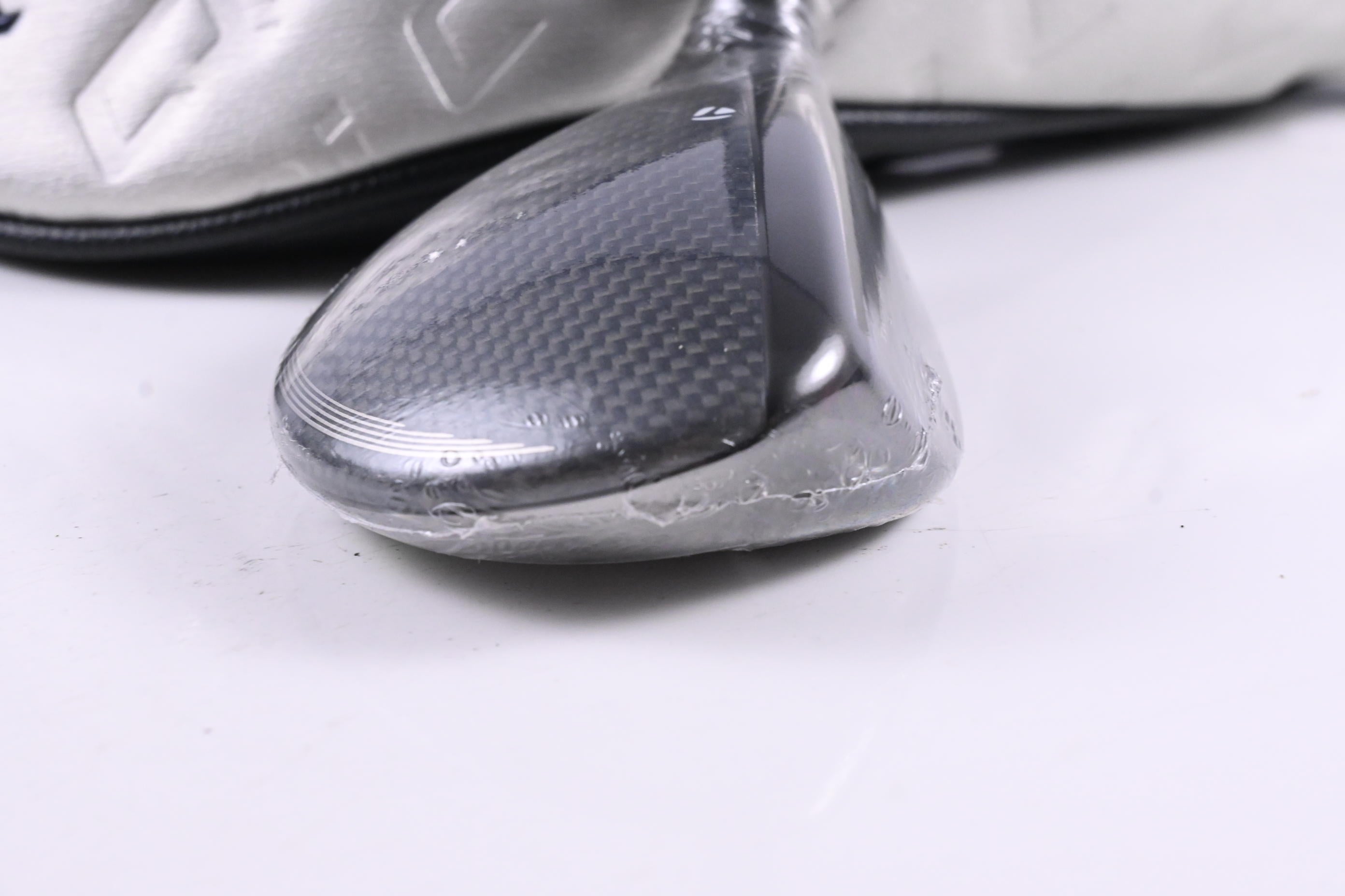 Taylormade Qi35 Max Lite #5 Hybrid / 27 Degree / Senior Flex Vanquish 5 Shaft