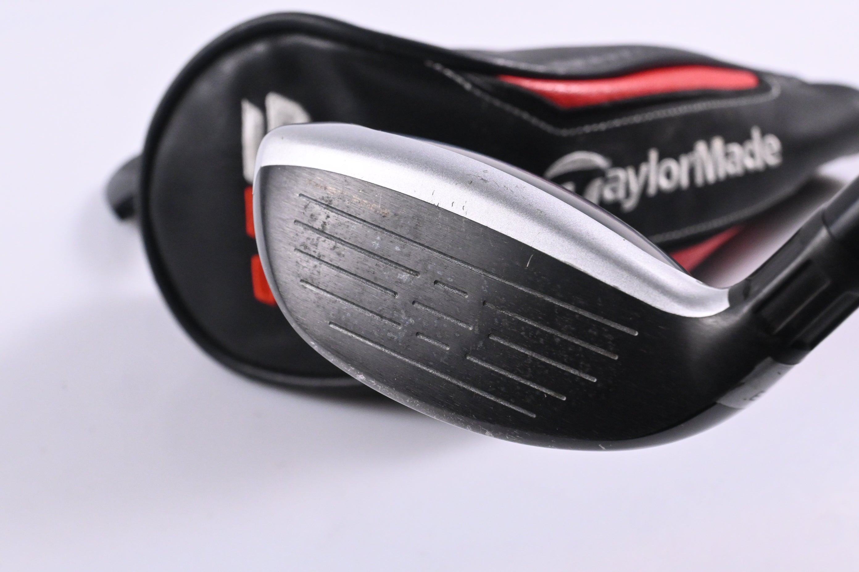 Taylormade M6 #3 Hybrid / 19 Degree / Regular Flex Fujikura Atmos Orange 6 Shaft