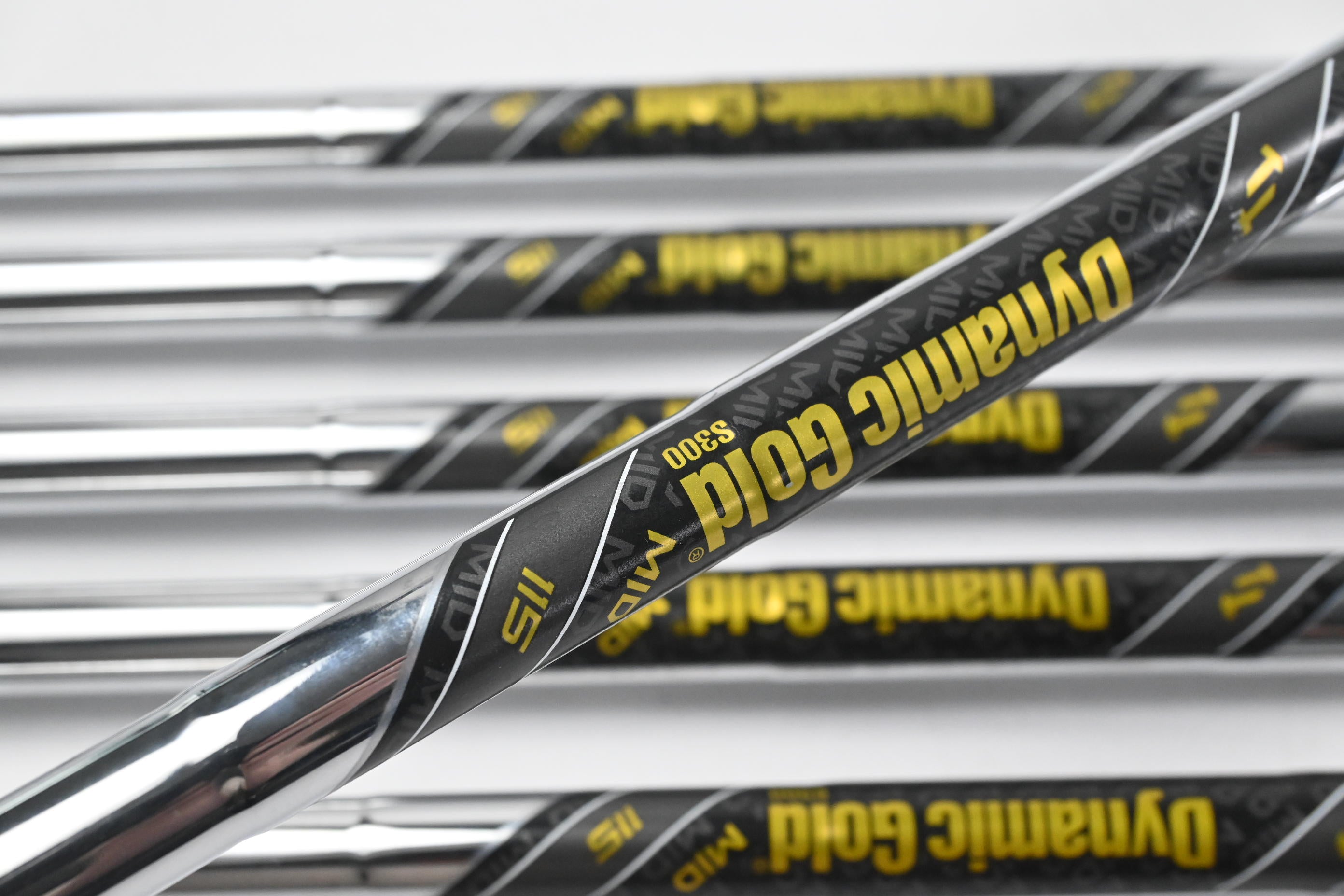 Mizuno JPX 925 Forged Irons / 5-PW / Stiff Flex Dynamic Gold S300 MID 115 Shafts
