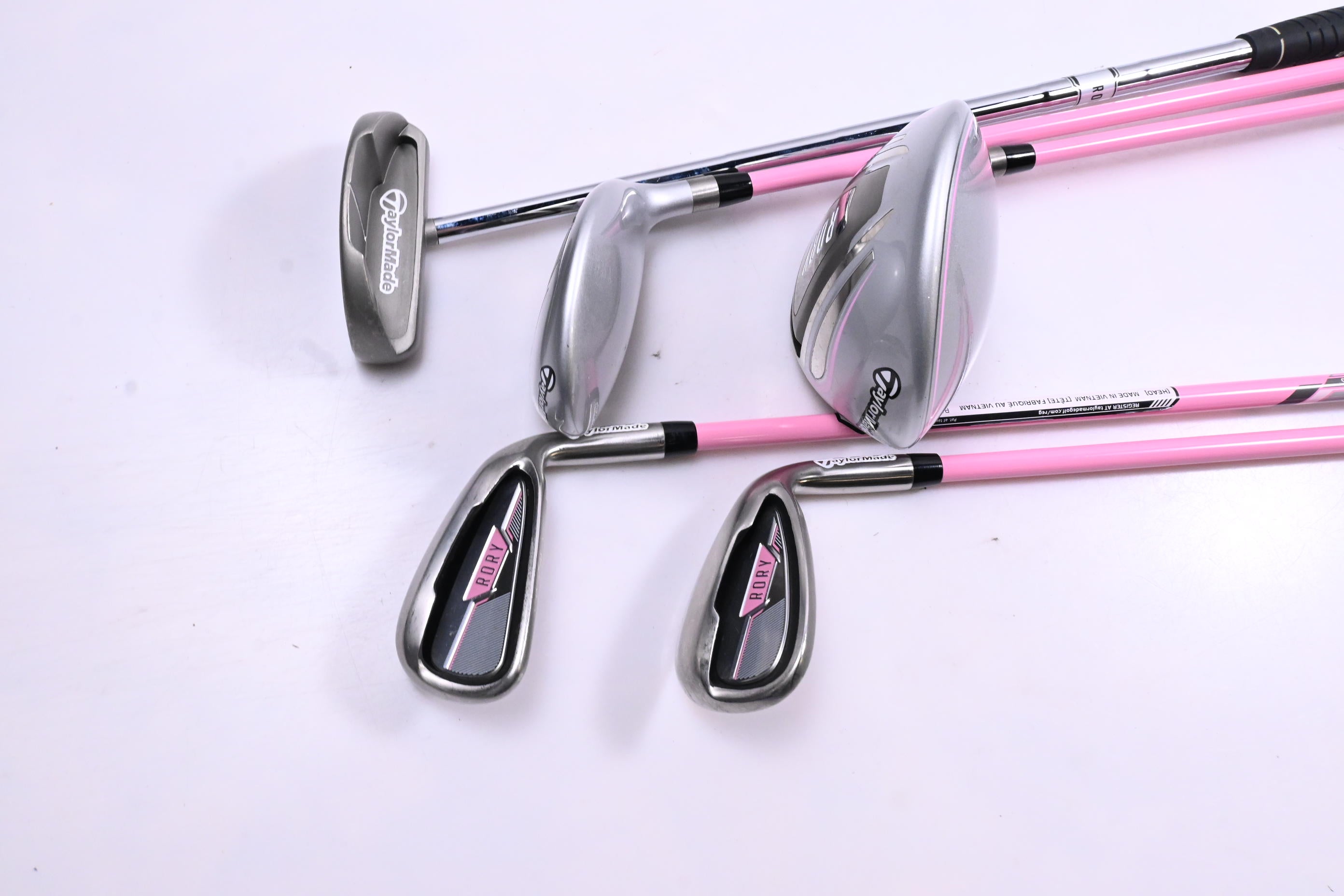 TaylorMade Rory McIlroy Junior Package Set / Woods, Irons, Putter, Bag