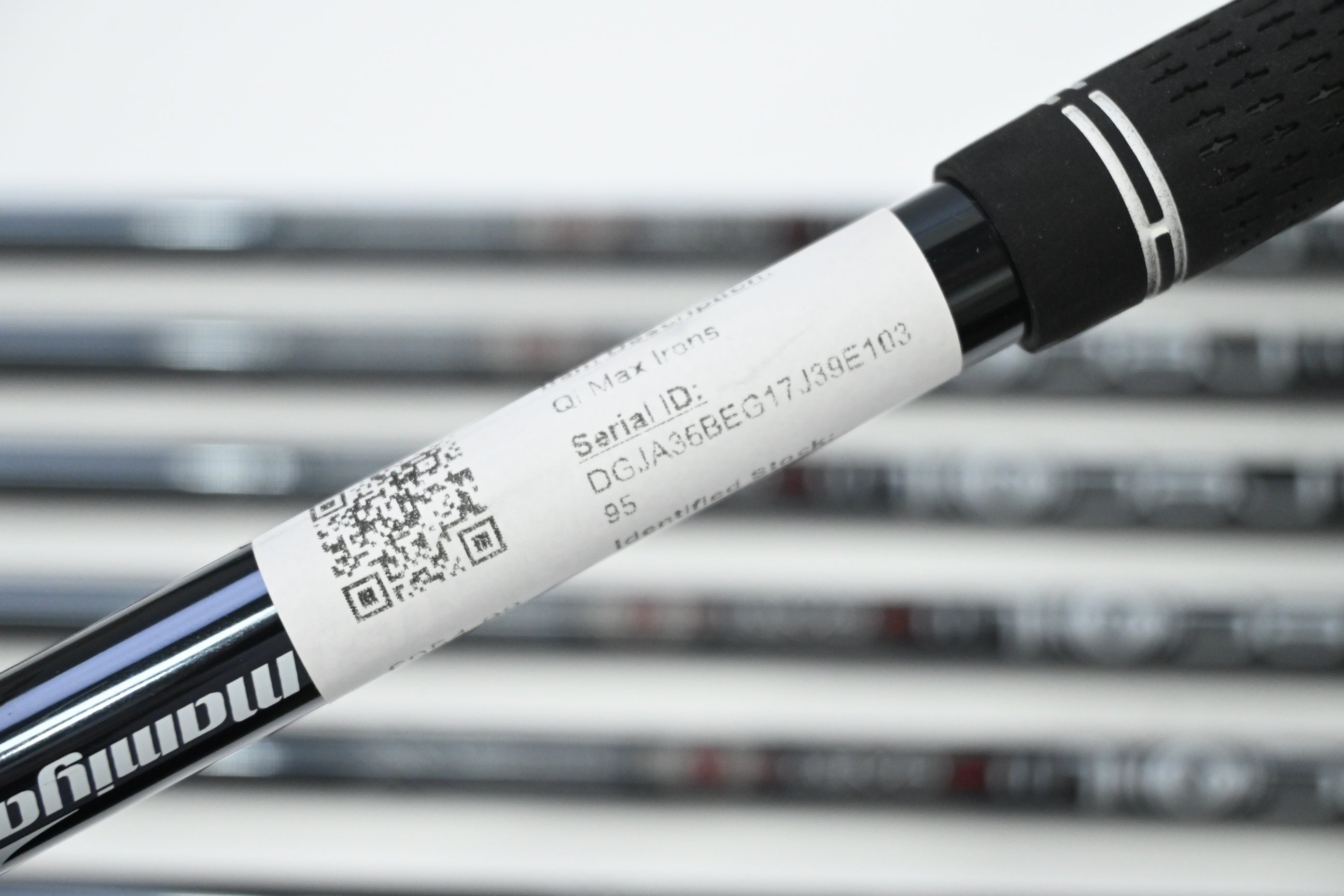 Taylormade Qi Max Irons / 5-PW+SW / Senior Flex UST Recoil Dart ESX 60 Shafts