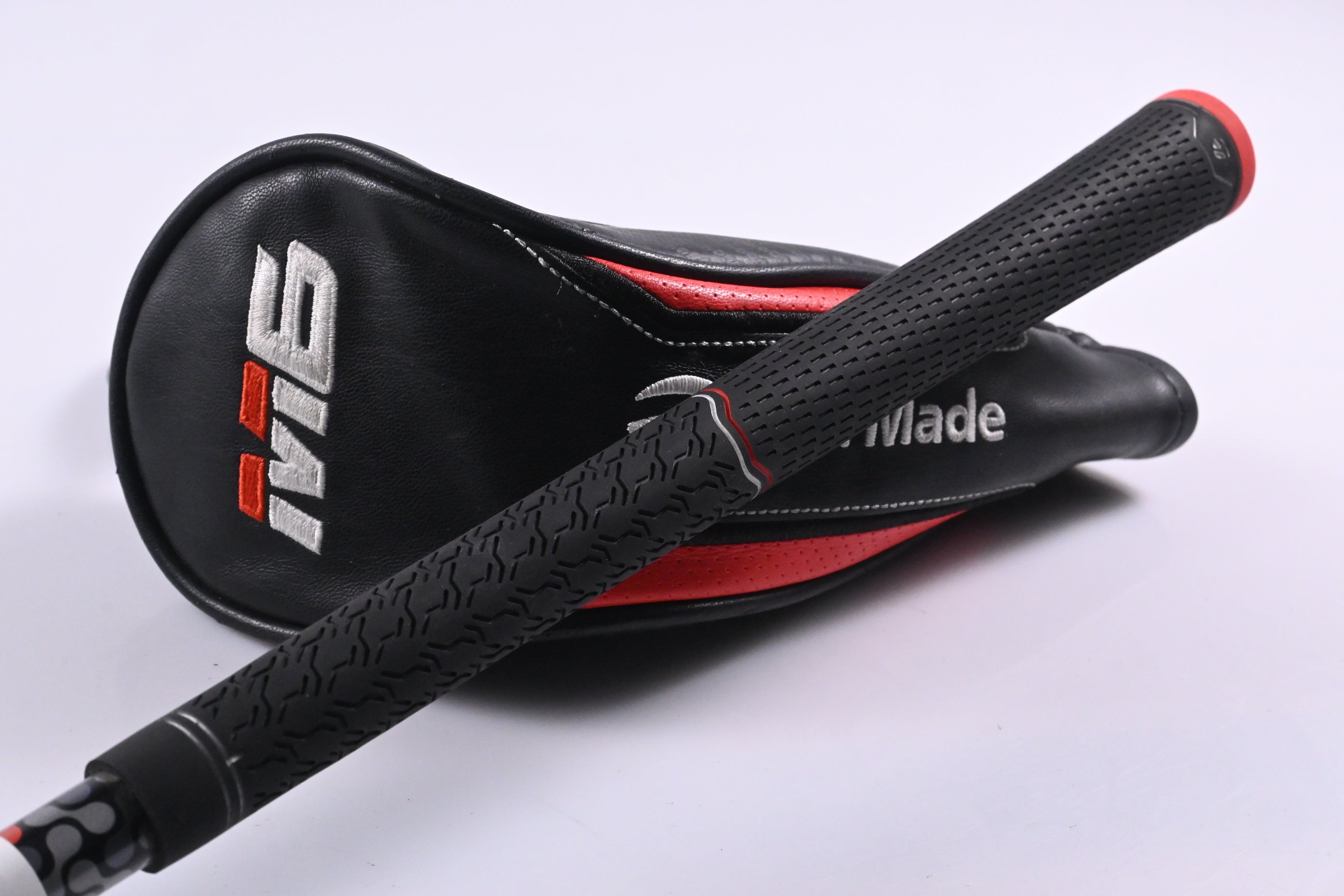 Taylormade M6 #3 Hybrid / 19 Degree / Regular Flex Fujikura Atmos Orange 6 Shaft