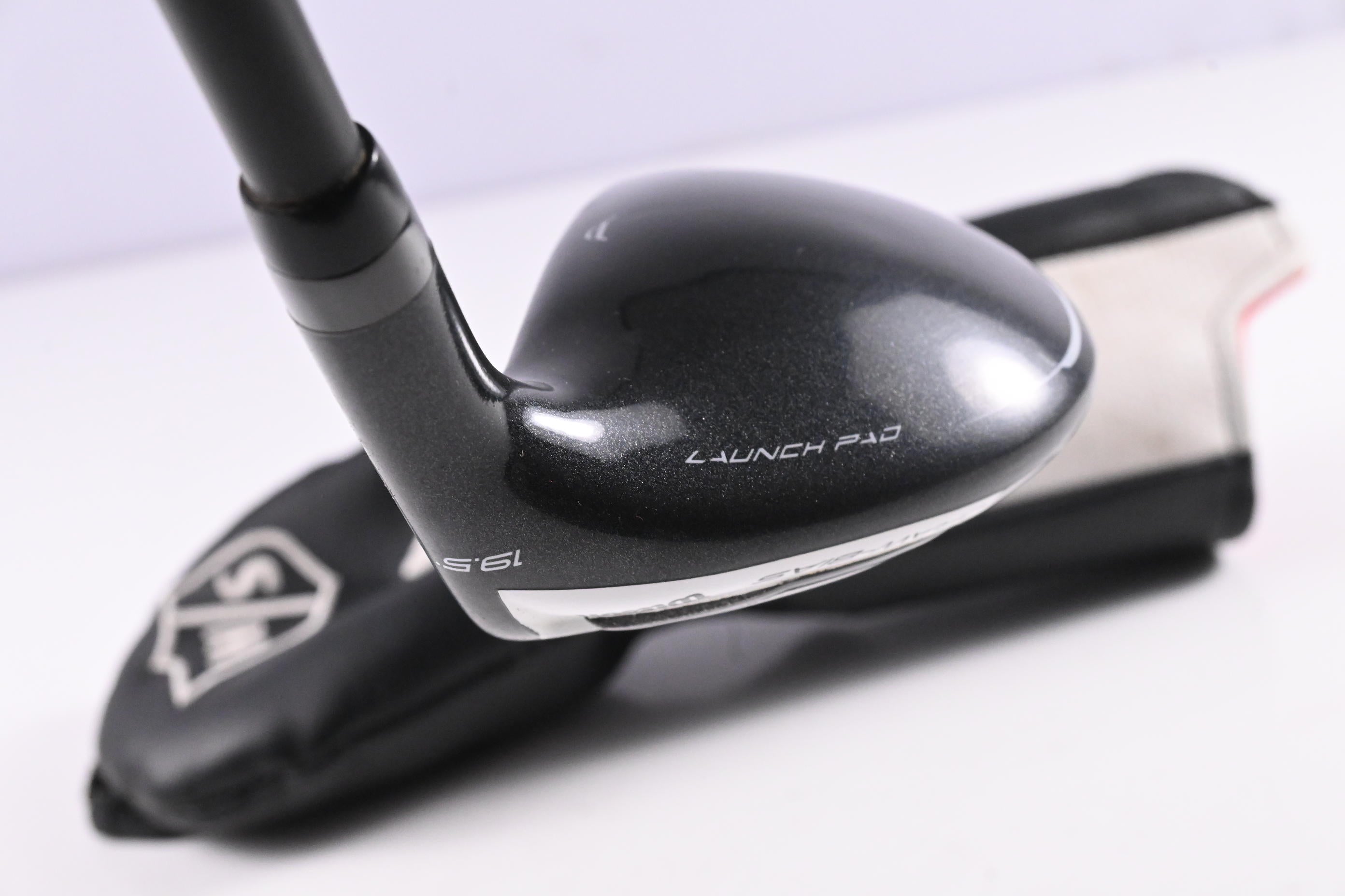Wilson Staff Launch Pad #3 Hybrid / 19.5 Degree / Senior Flex Helium Black 65