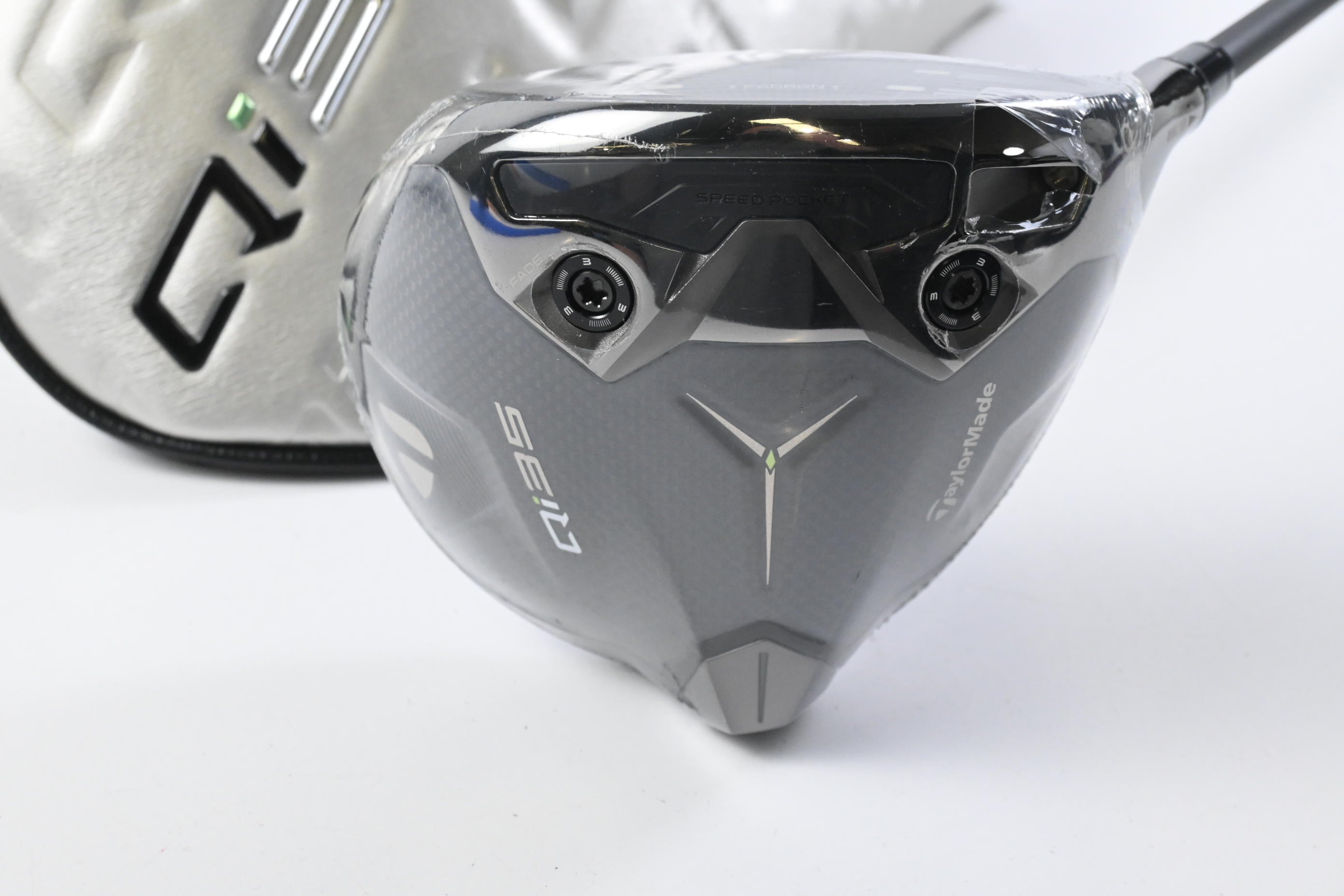 Taylormade Qi35 LS Driver / 9 Degree / Regular Flex Vanquish 5 Shaft