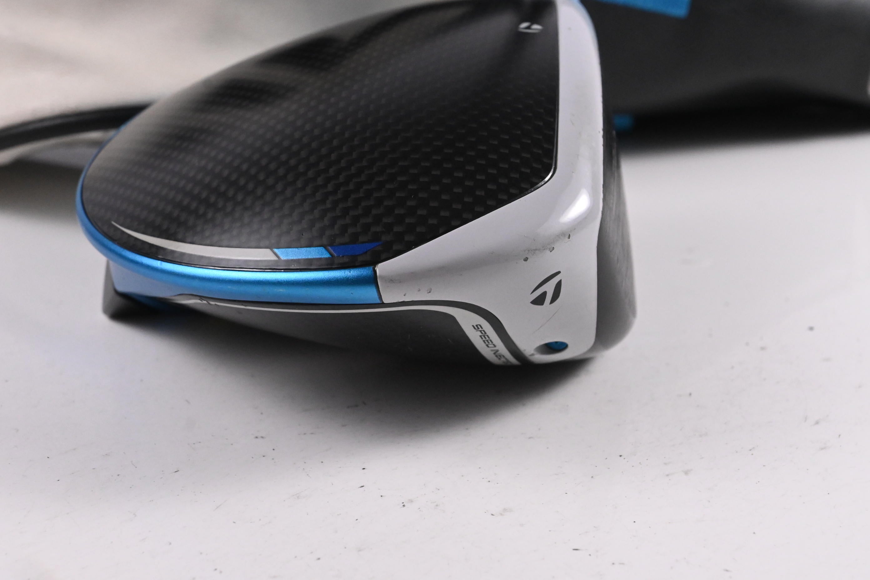 Taylormade SIM2 Max D Driver / 9 Degree / Regular Flex Kai'li Blue Darkwaves CB