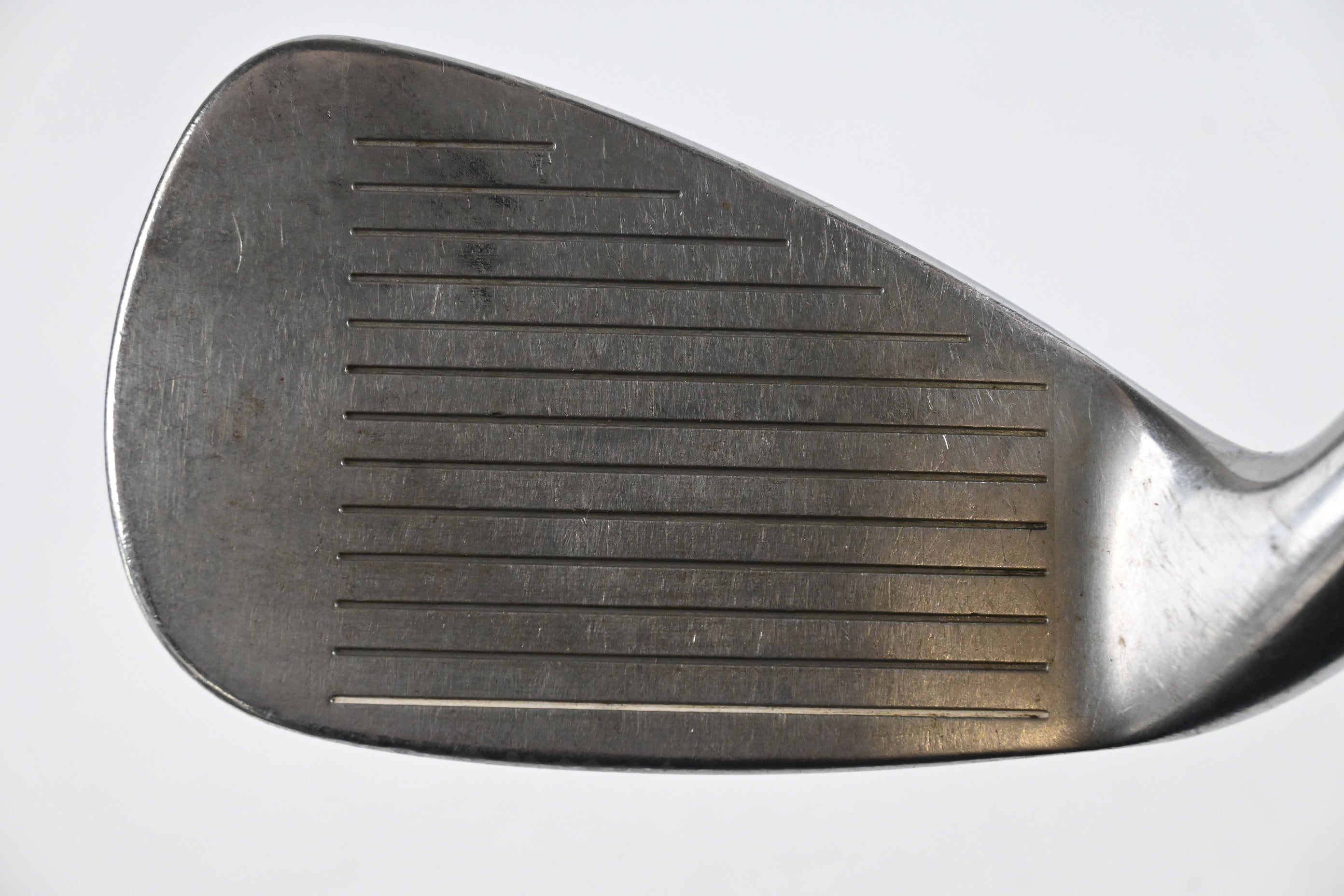 Wilson D100 Pitching Wedge / 43 Degree / Regular Flex Matrix Studio 6.1 Shaft