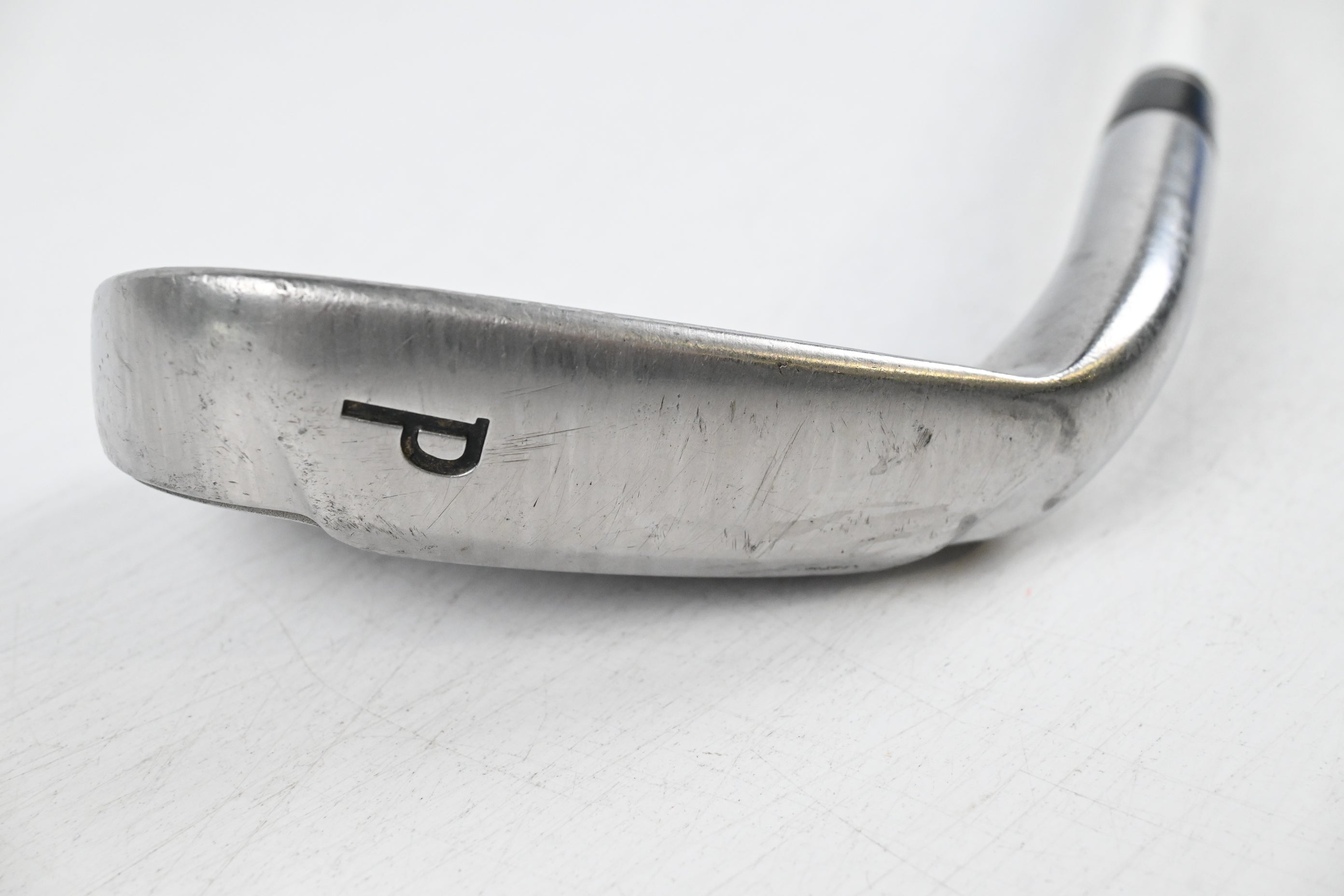 Wilson D100 Pitching Wedge / 43 Degree / Regular Flex Matrix Studio 6.1 Shaft