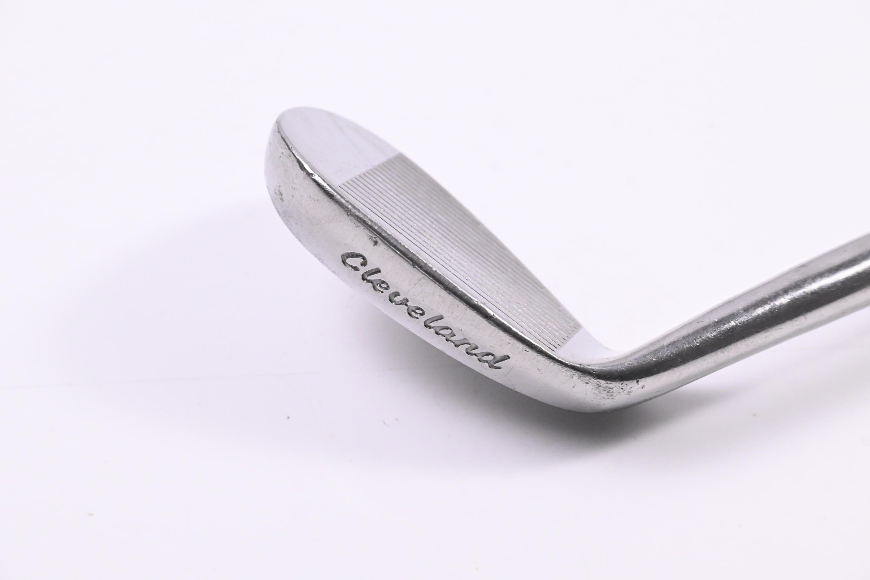 Cleveland 588 Tour Action Gap Wedge / 53 Degree / Regular Flex Dynamic Gold