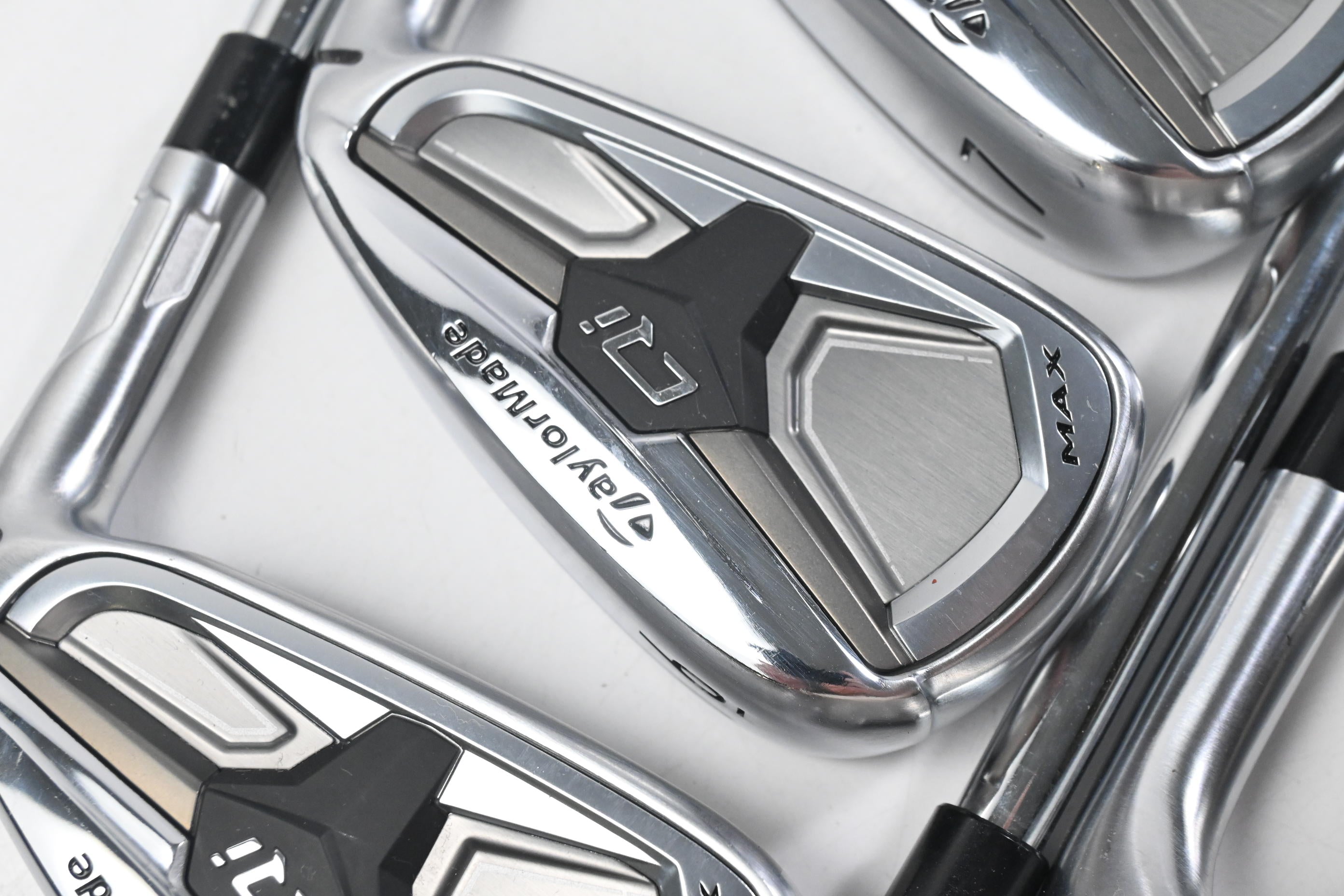 Taylormade Qi Max Irons / 5-PW+SW / Regular Flex KBS MAX MT 85 Shafts