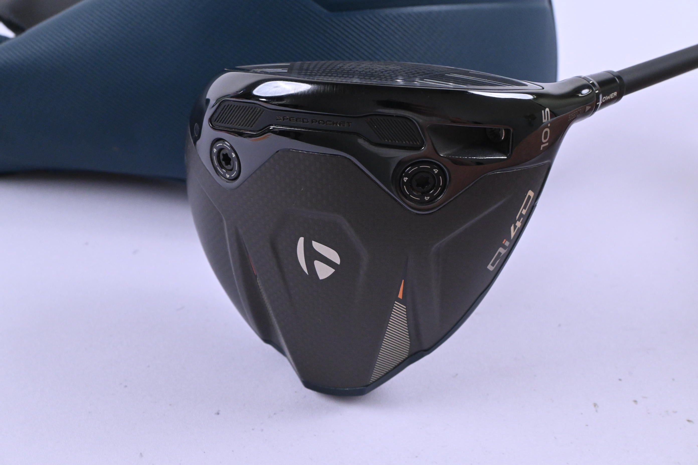 Taylormade Qi4D Driver / 10.5 Degree / Regular Flex REAX 50 Shaft