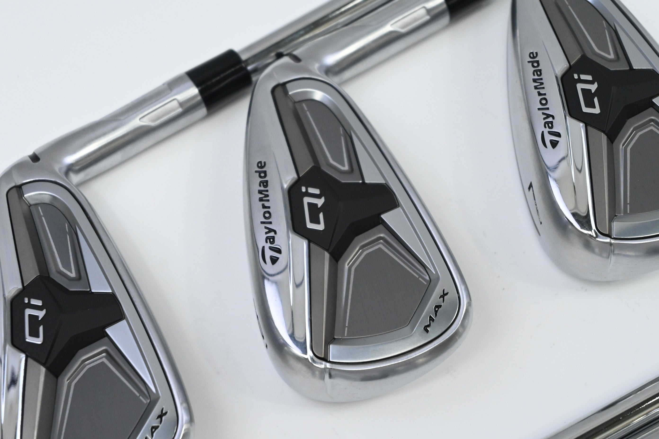 Taylormade Qi Max Irons / 5-PW / Regular Flex KBS MAX MT 85 Shafts