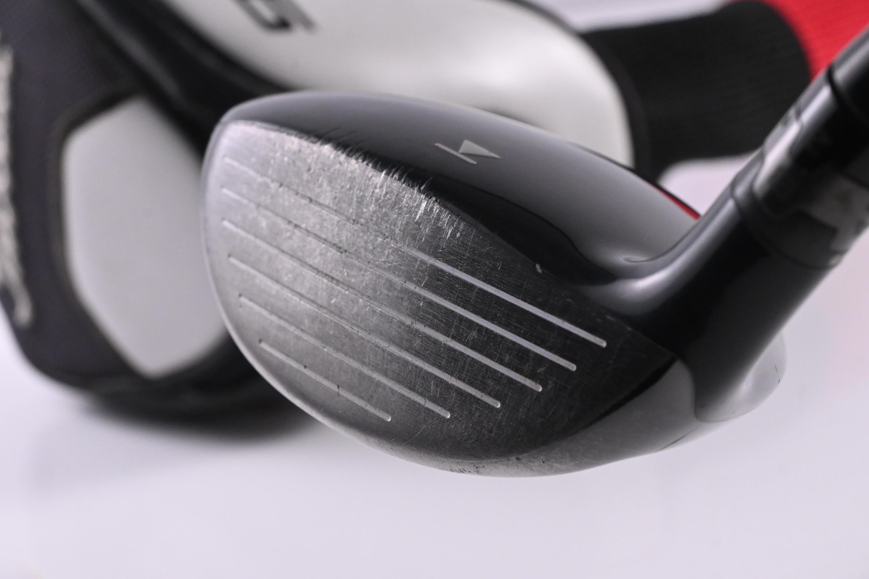 Titleist 910 F #3 Wood / 15 Degree / Regular Flex Diamana iLima 71 Shaft