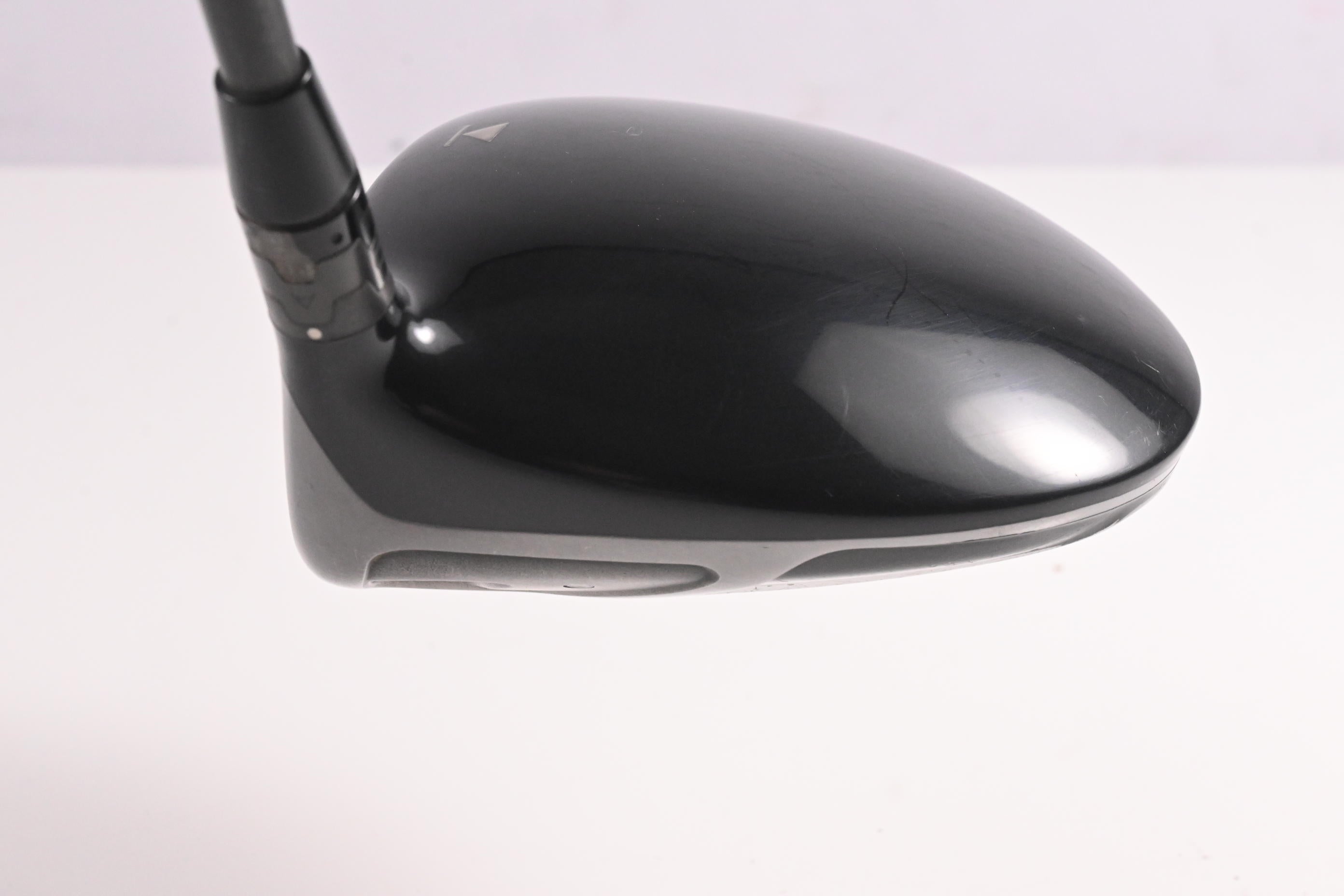 Titleist 910 D2 Driver / 9.5 Degree / Stiff Flex Aldila RIP 60 Shaft