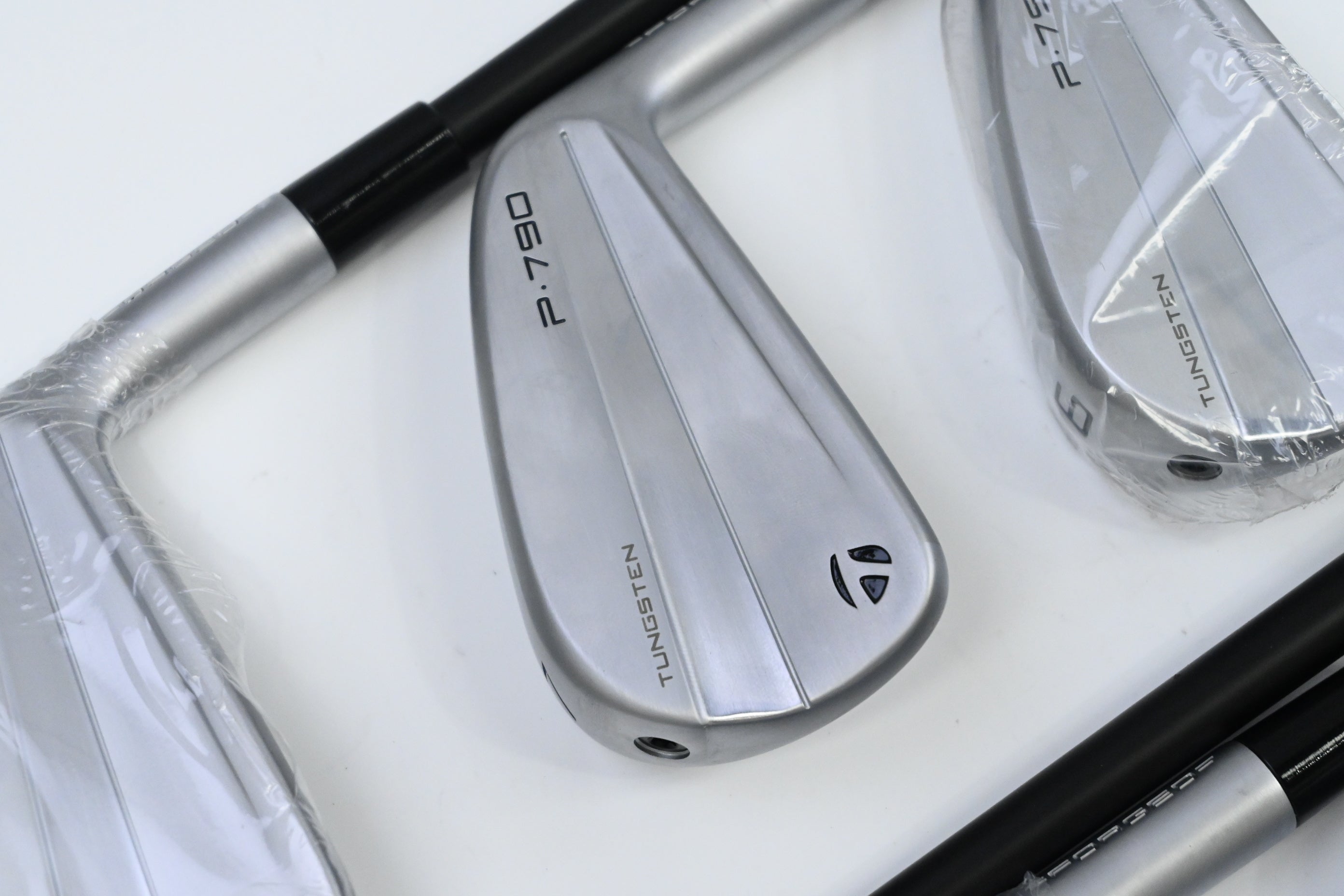 Taylormade P790 2023 Irons / 5-PW / Stiff Flex Fujikura Axiom Velocore 105