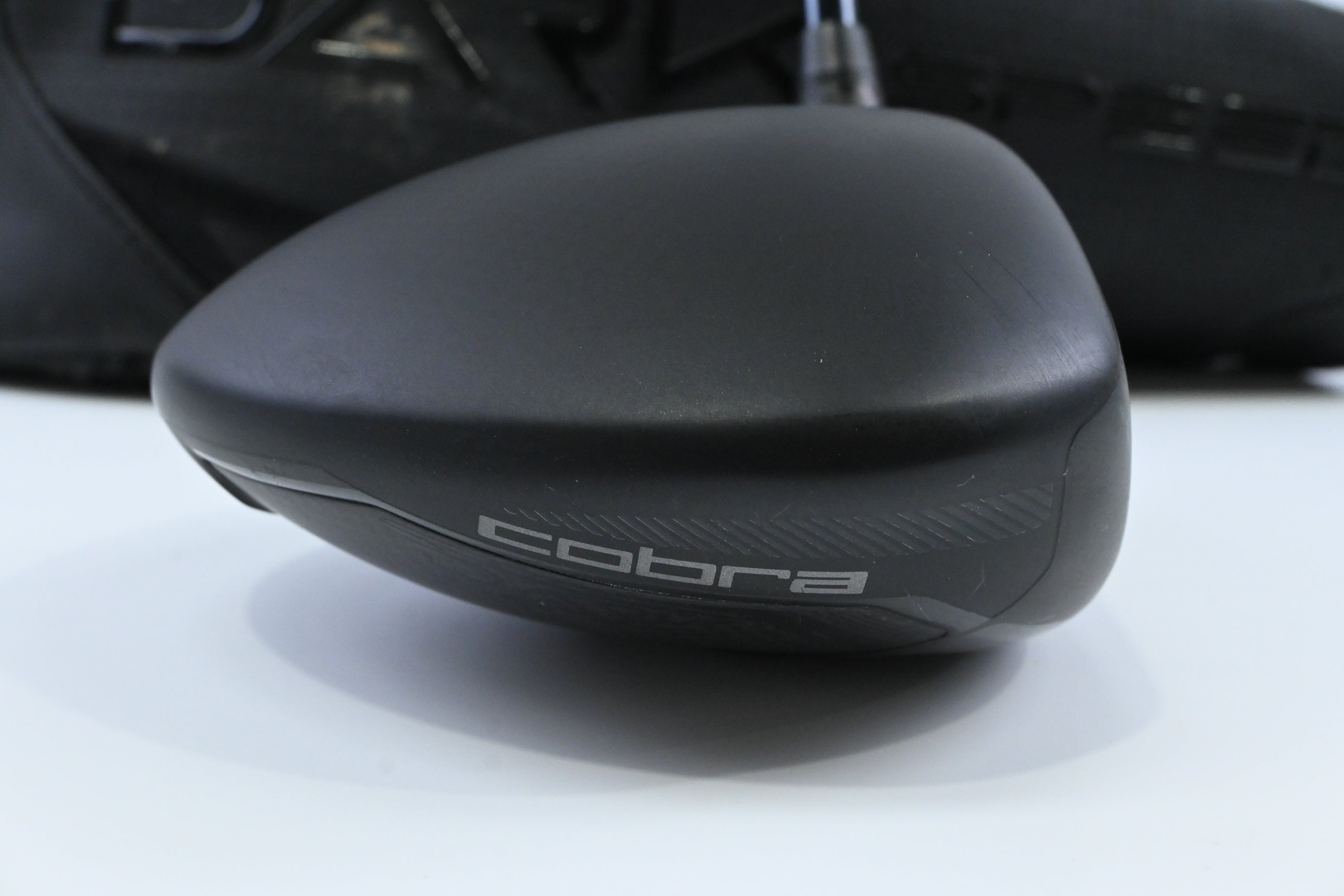 Cobra Darkspeed LS Driver / 8 Degree / Stiff Flex UST Lin-Q M40X White 6 Shaft