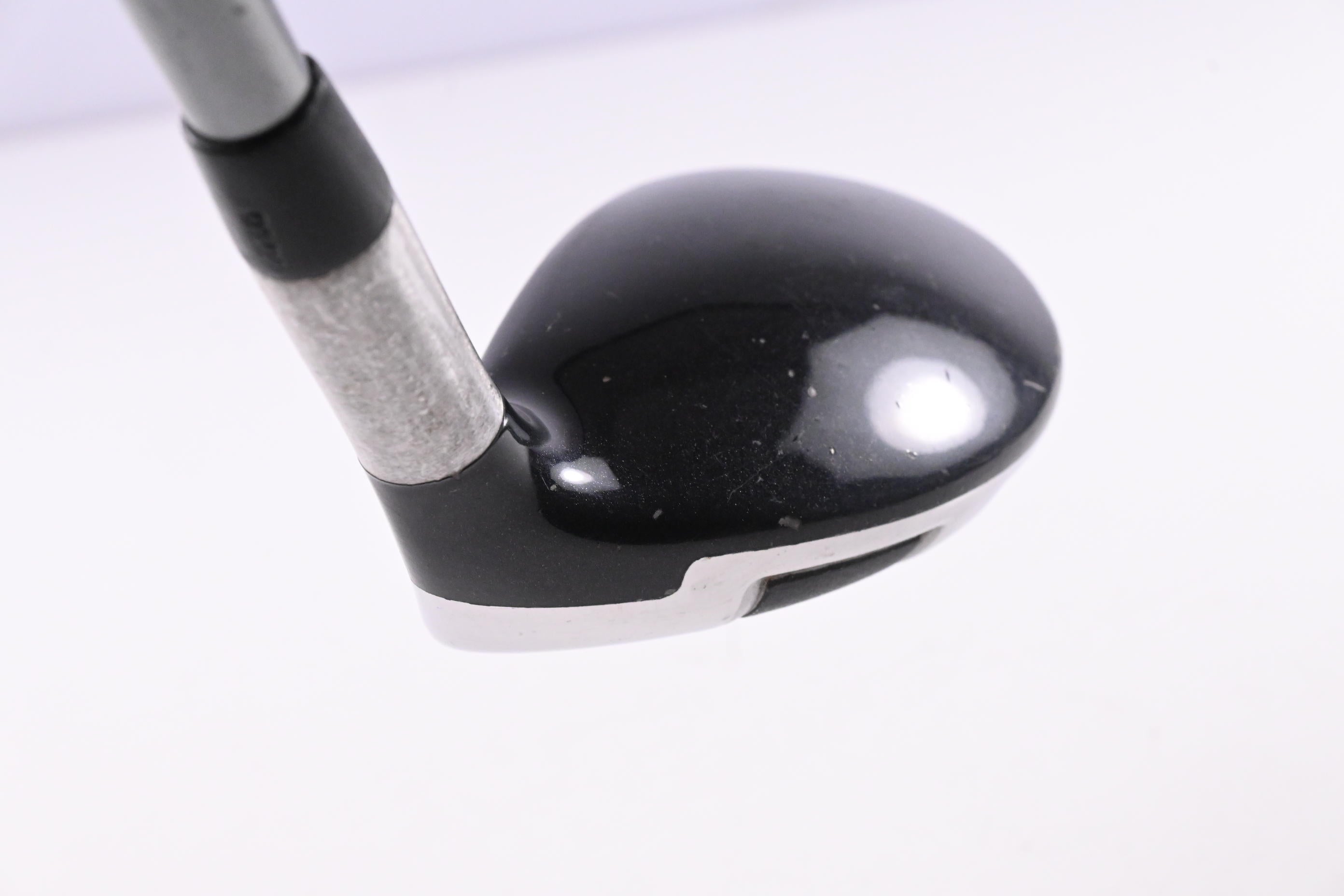 Titleist 909H #3 Hybrid / 21 Degree / Regular Flex Diamana 80 Shaft