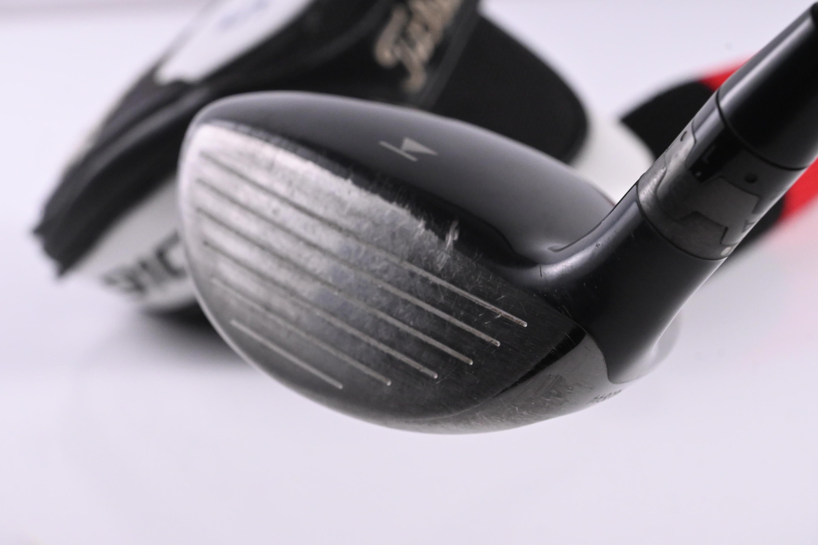 Titleist 910 F #5 Wood / 17 Degree / Regular Flex Diamana iLima 71 Shaft