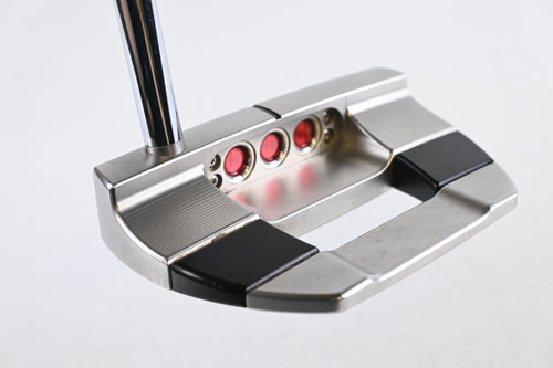 Scotty Cameron 2025 Studio Style Fastback Putter / 34 Inch