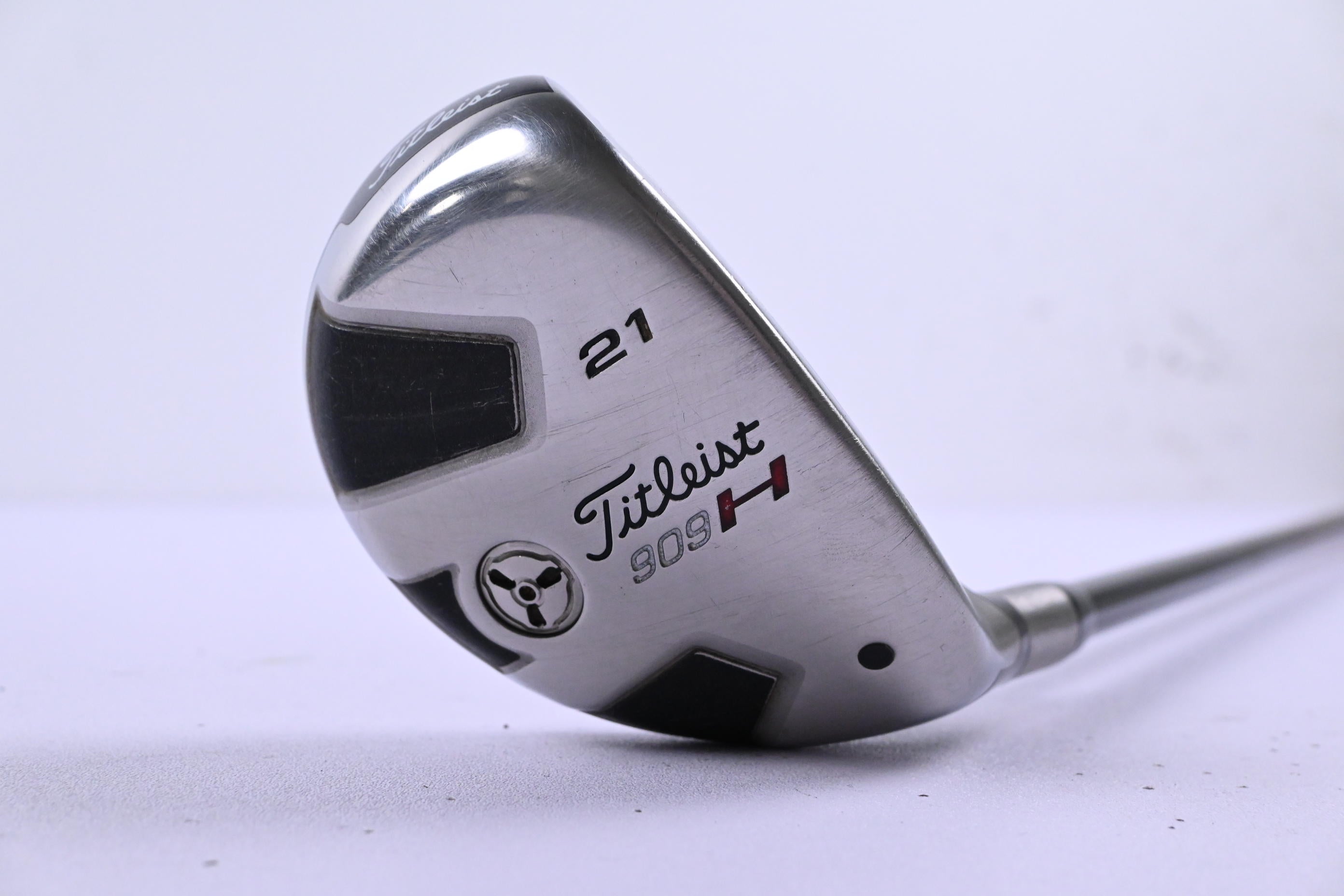 Titleist 909H #3 Hybrid / 21 Degree / Stiff Flex Aldila Voodoo Shaft
