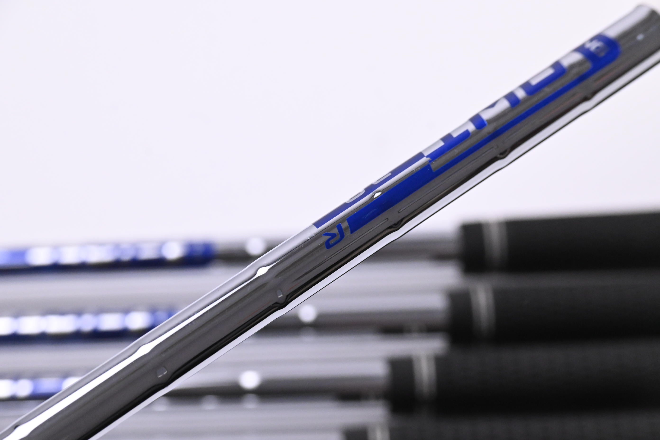 Left Hand Ping G430 Irons / 6-PW / Red Dot / Regular Flex Ping AWT 2.0 Shafts