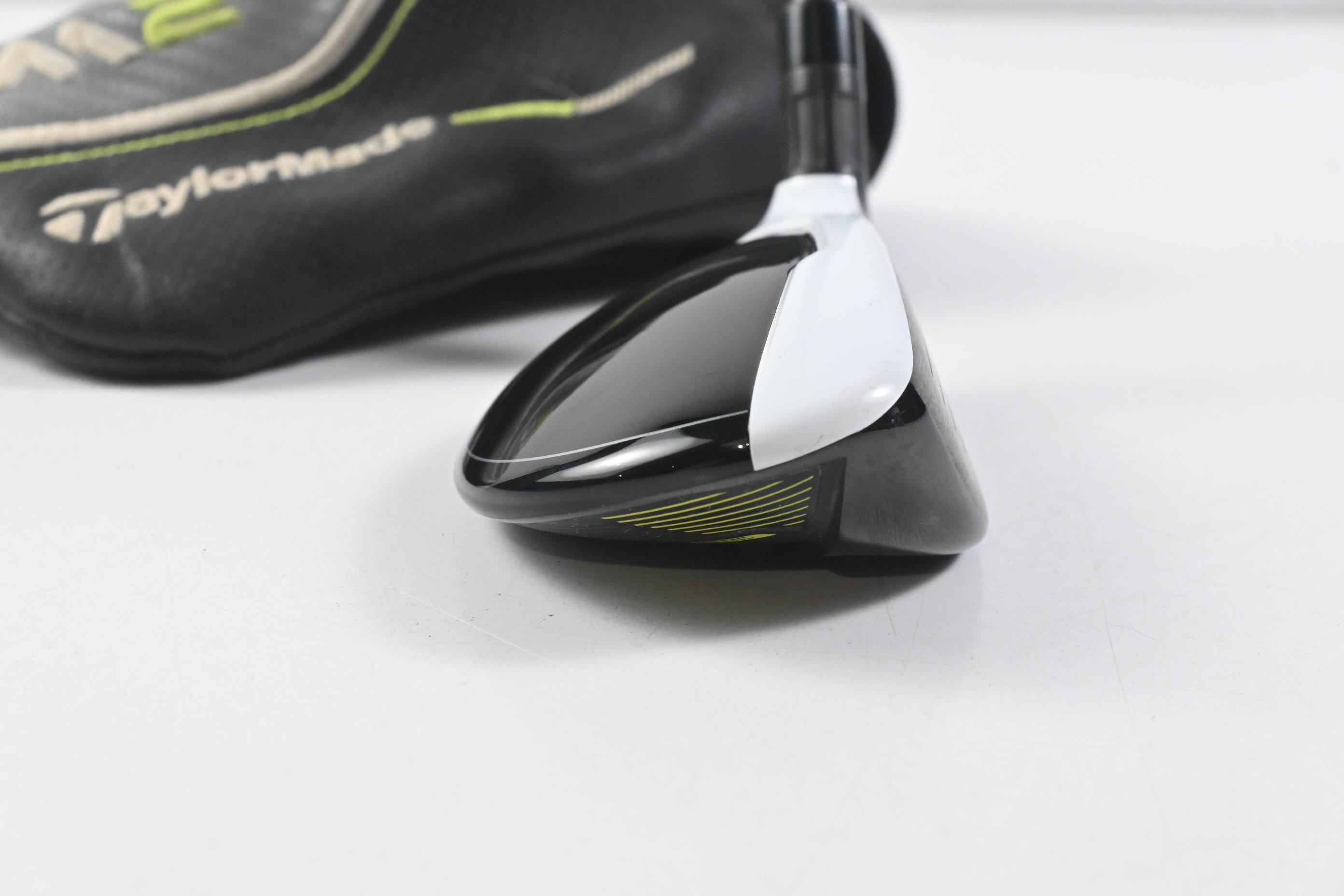 Taylormade M2 2017 #4 Hybrid / 22 Degree / Regular Flex REAX 65 Shaft