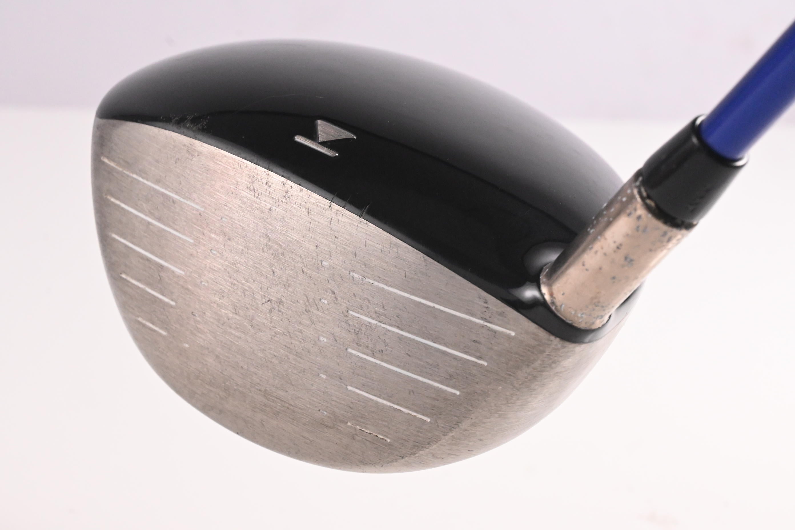 Titleist 907 D2 Driver / 10.5 Degree / Regular Flex Graphite Design Tour AD YS-6