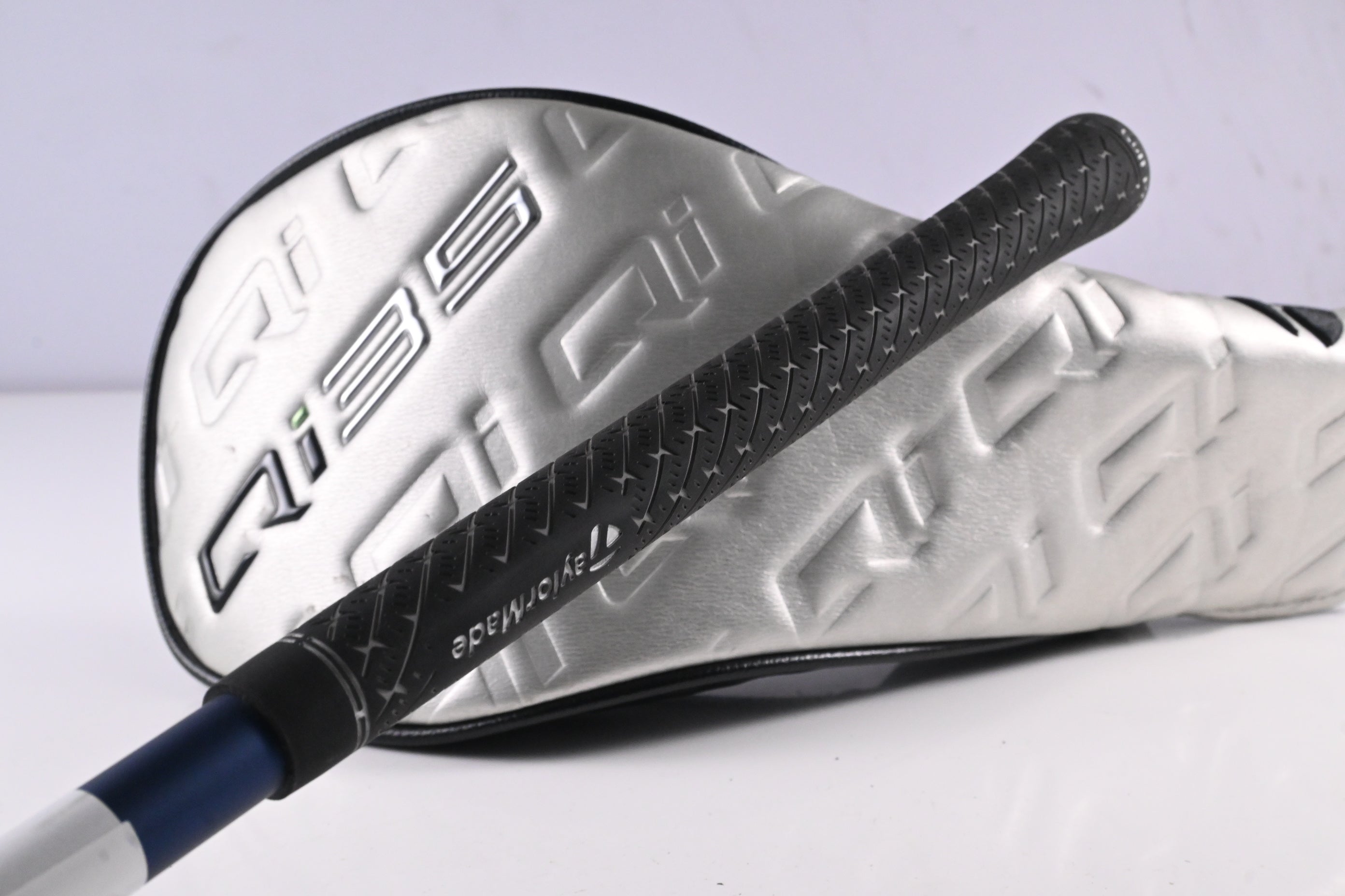 Taylormade Qi35 Driver / 10.5 Degree / Regular Flex Ventus Blue 5 Shaft