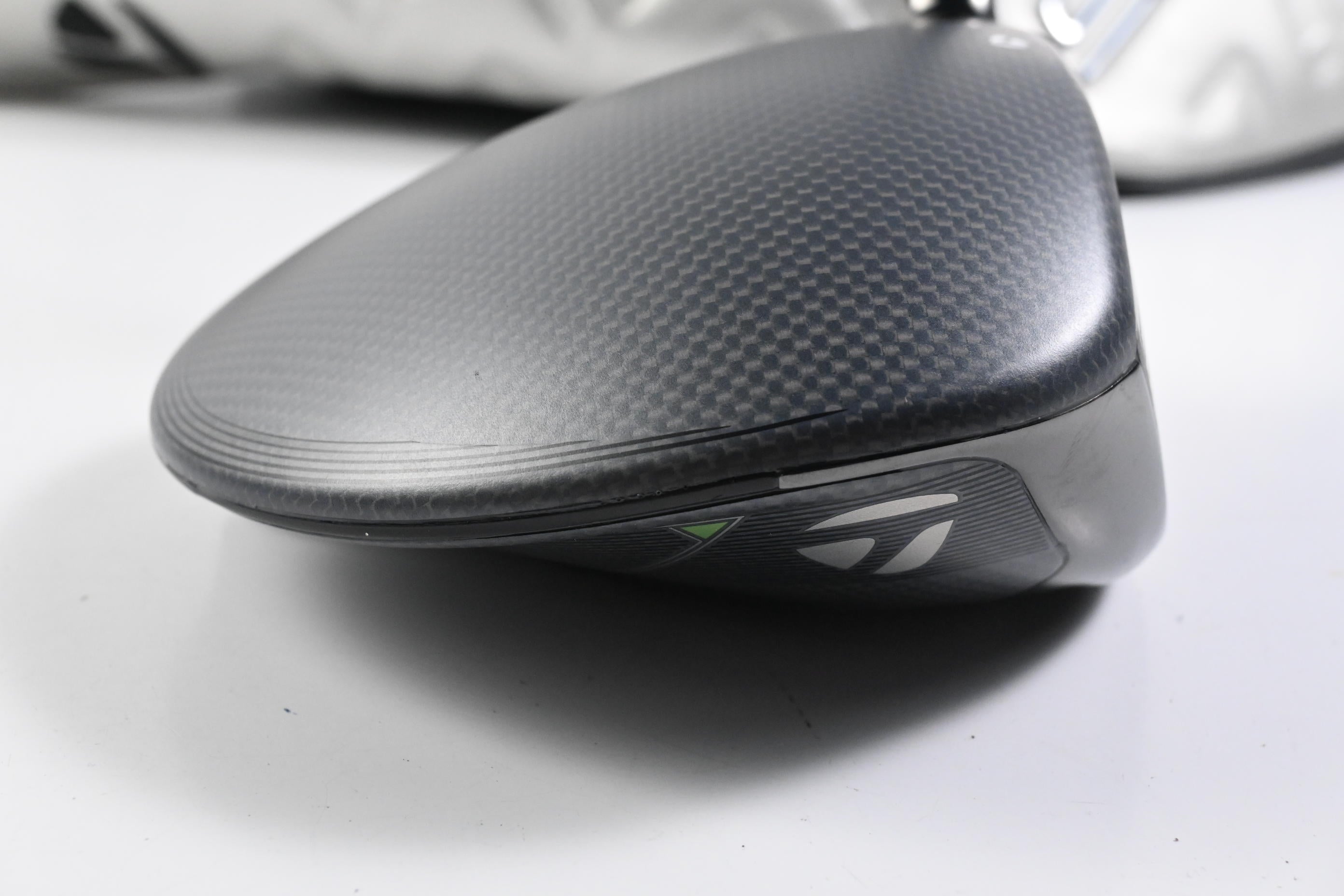 Taylormade Qi35 Driver / 10.5 Degree / Regular Flex Fujikura Ventus Blue 5 Shaft