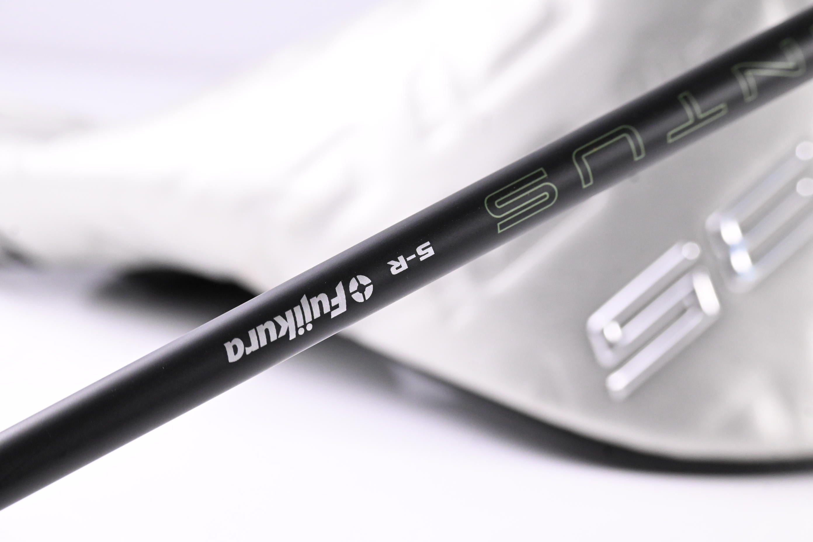 Taylormade Qi35 Driver / 10.5 Degree / Regular Flex Fujikura Ventus Blue 5 Shaft