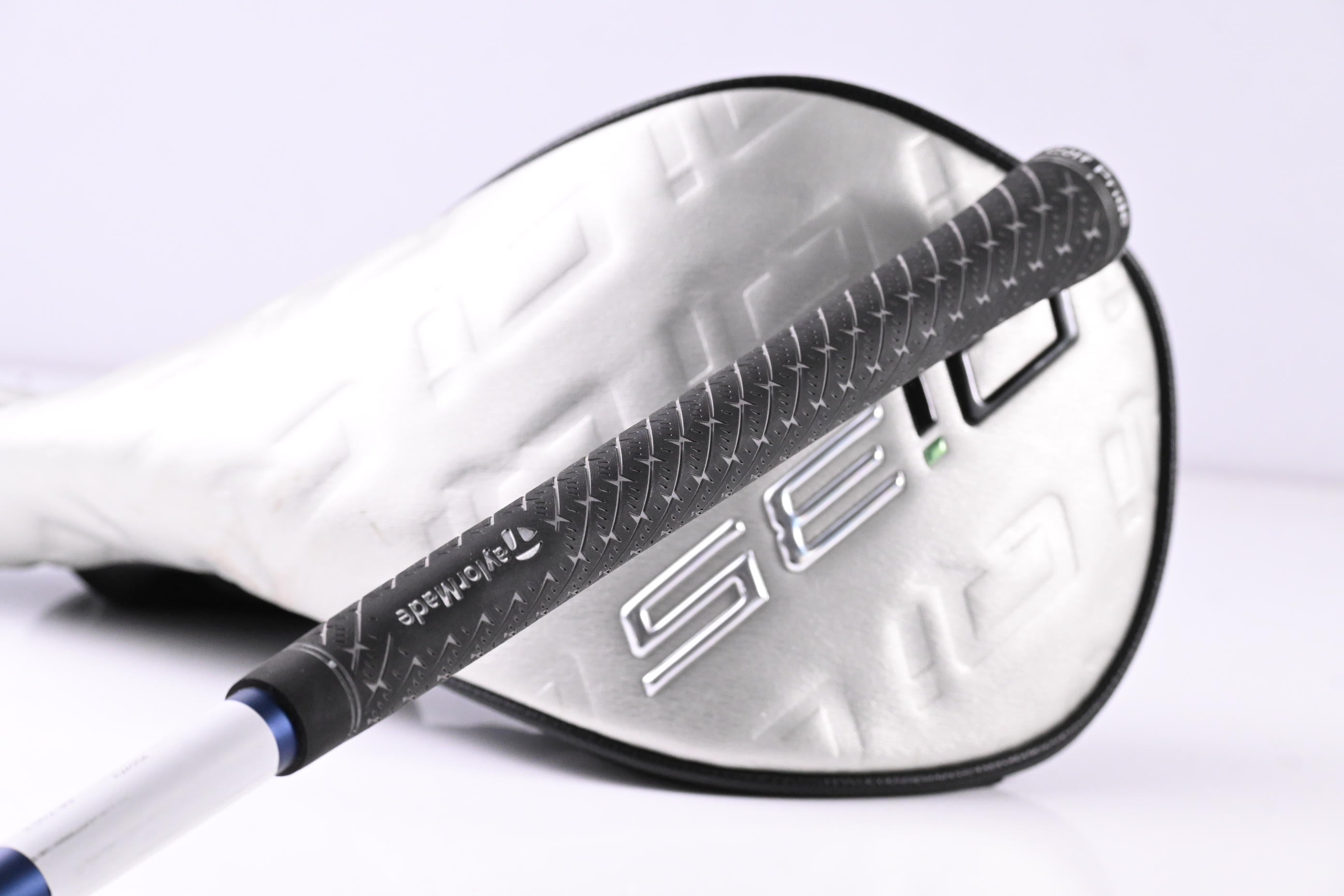 Taylormade Qi35 Driver / 10.5 Degree / Regular Flex Fujikura Ventus Blue 5 Shaft