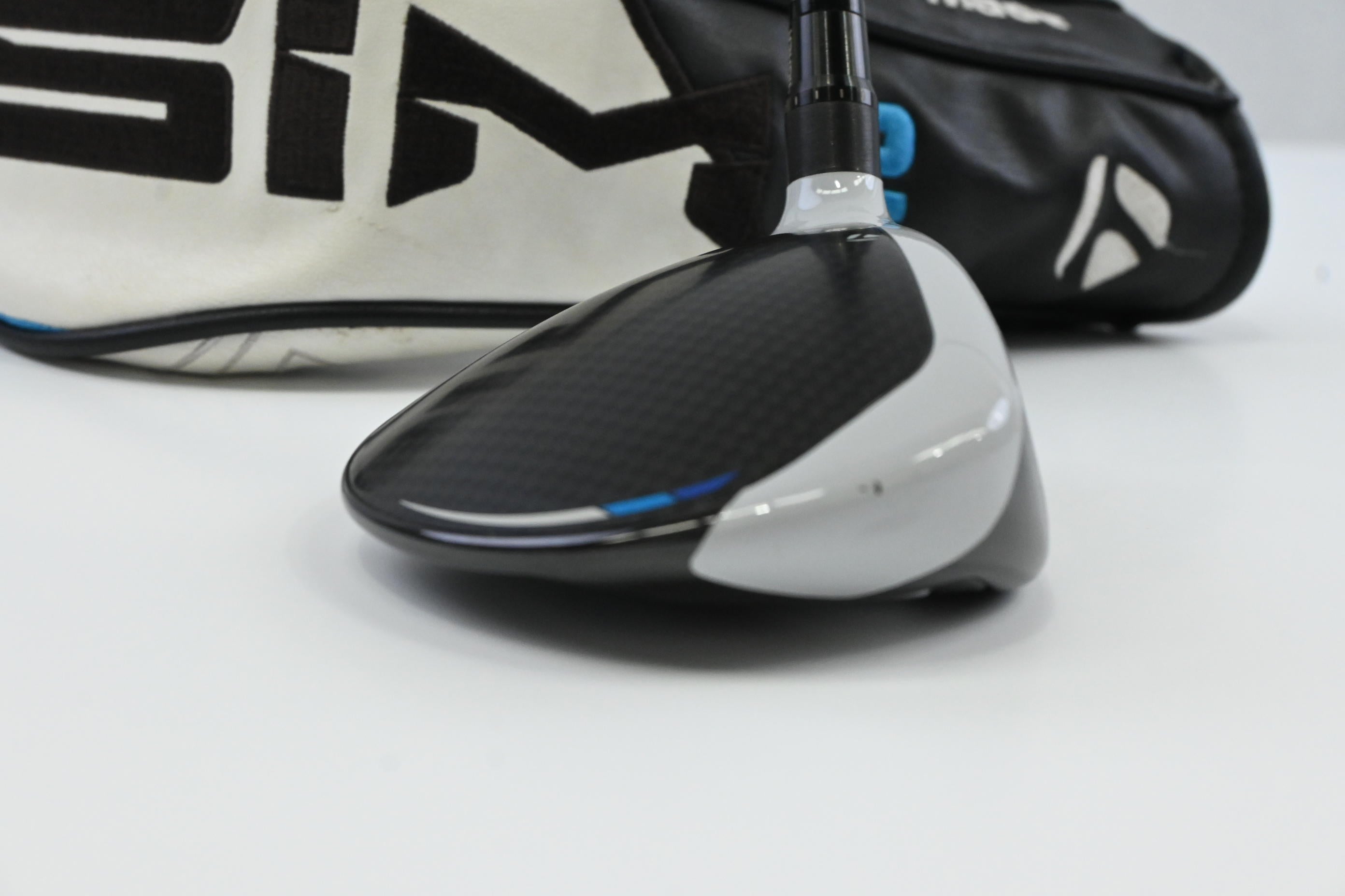Taylormade SIM2 Ti #3 Wood / 15 Degree / Regular Flex Tensei AV Raw Blue 60