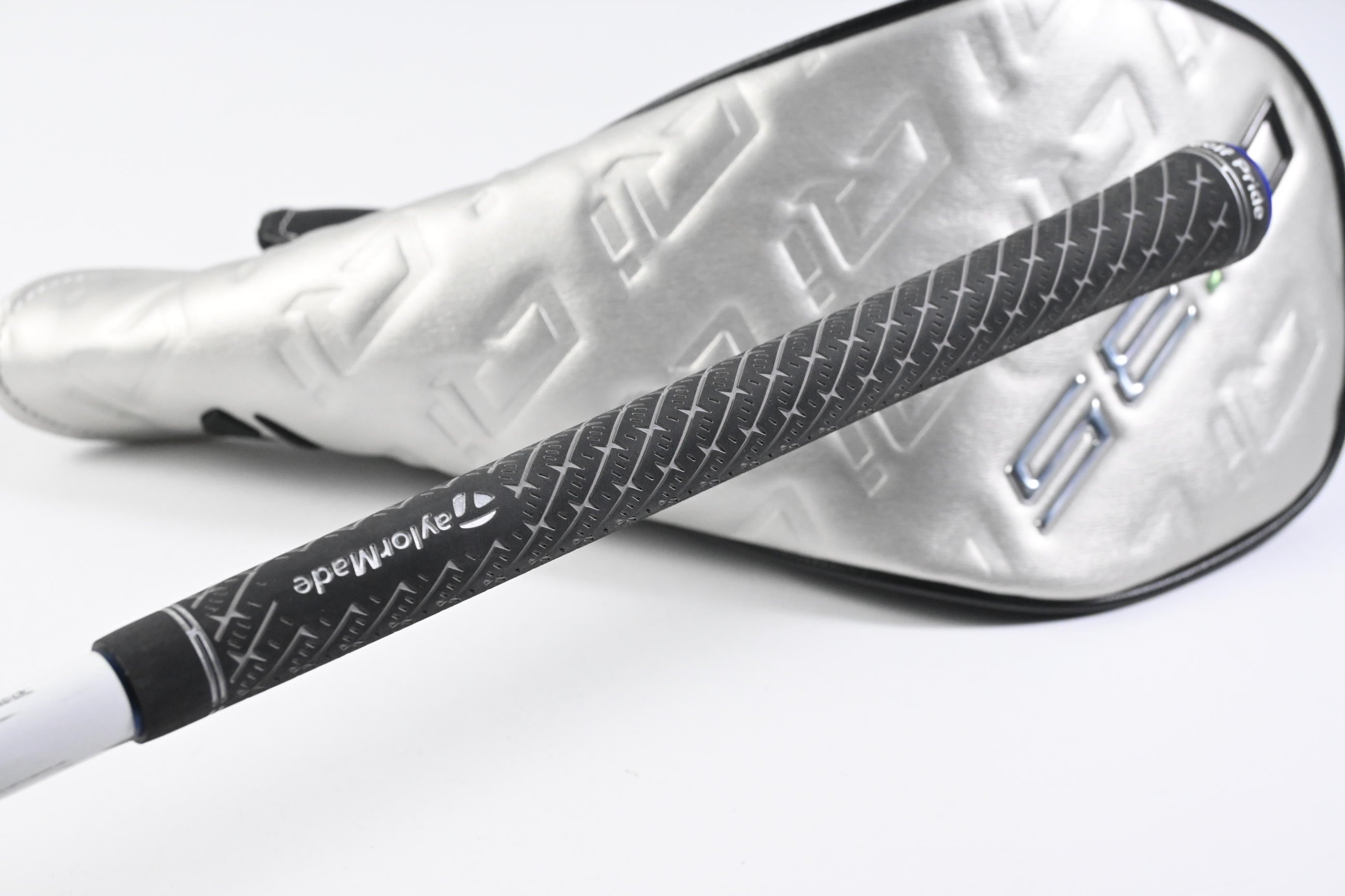 Taylormade Qi35 Driver / 10.5 Degree / Regular Flex Fujikura Ventus Blue 5 Shaft