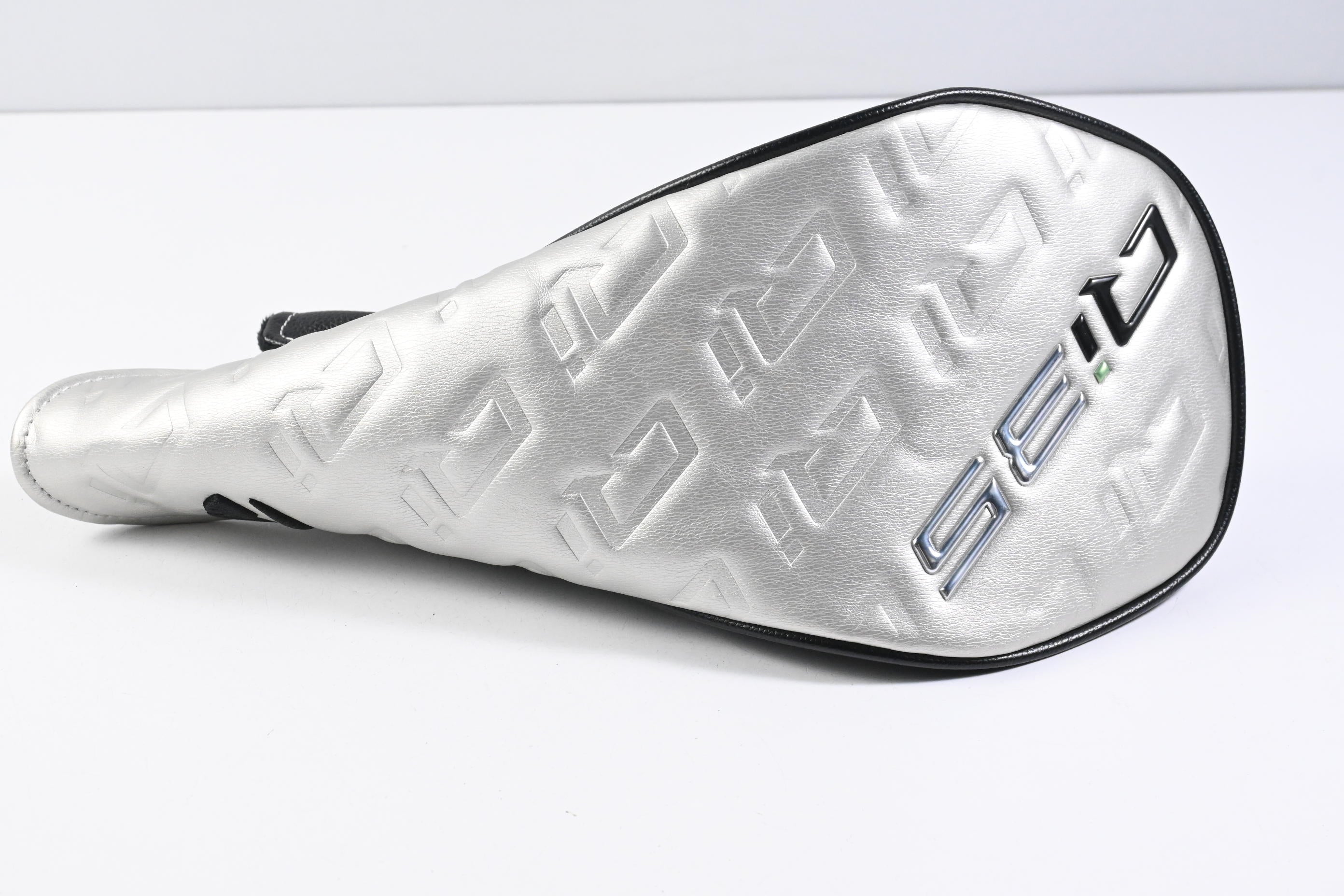 Taylormade Qi35 Driver / 10.5 Degree / Regular Flex Fujikura Ventus Blue 5 Shaft