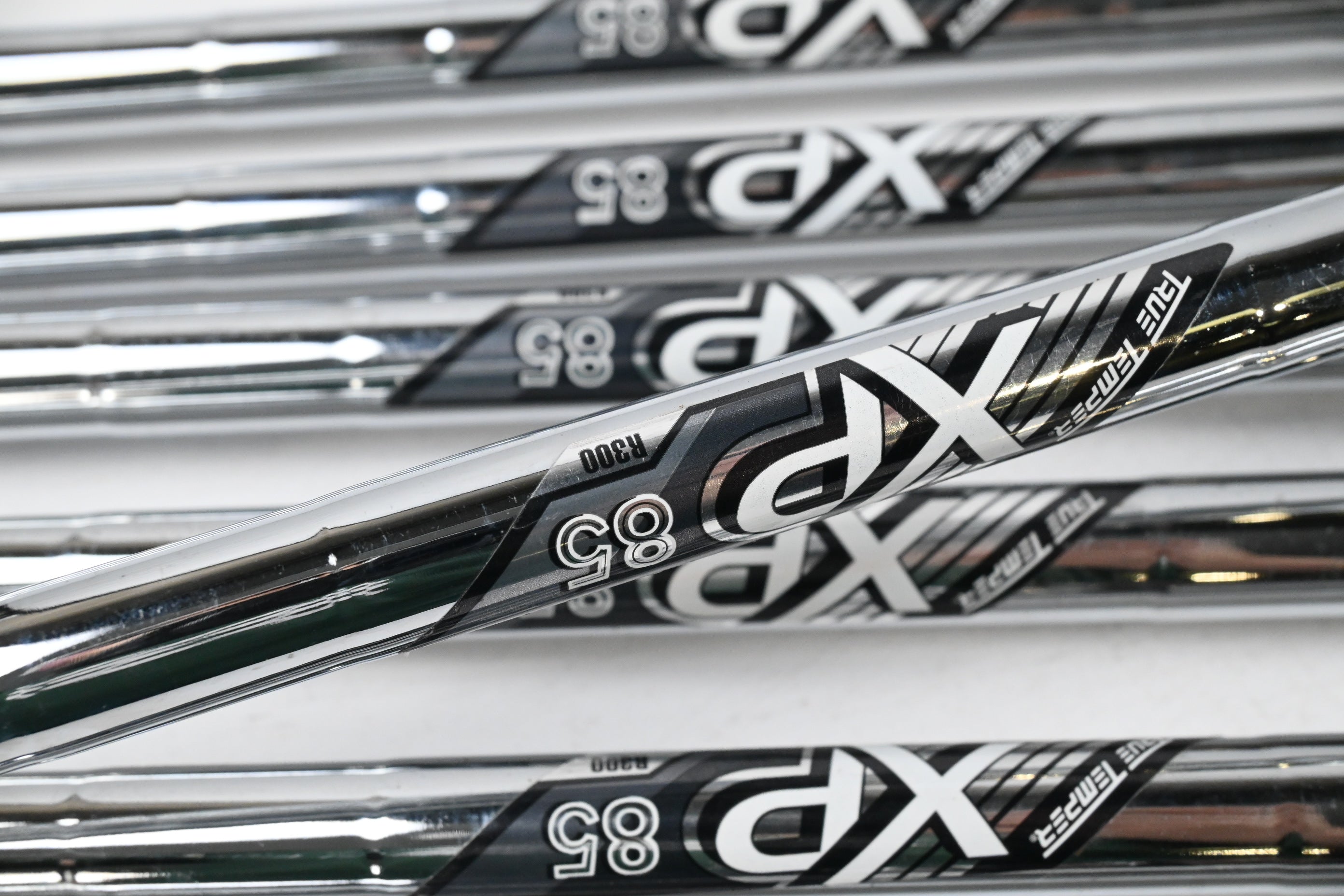 Callaway X Hot Irons / 5-PW+SW / Regular XP 85 R300 Shafts