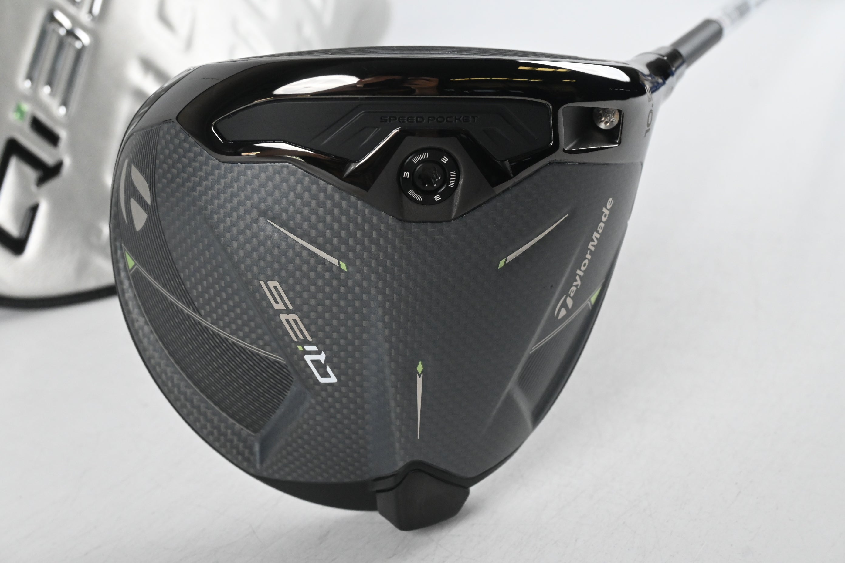Taylormade Qi35 Driver / 10.5 Degree / Regular Flex Fujikura Ventus Blue '25 5