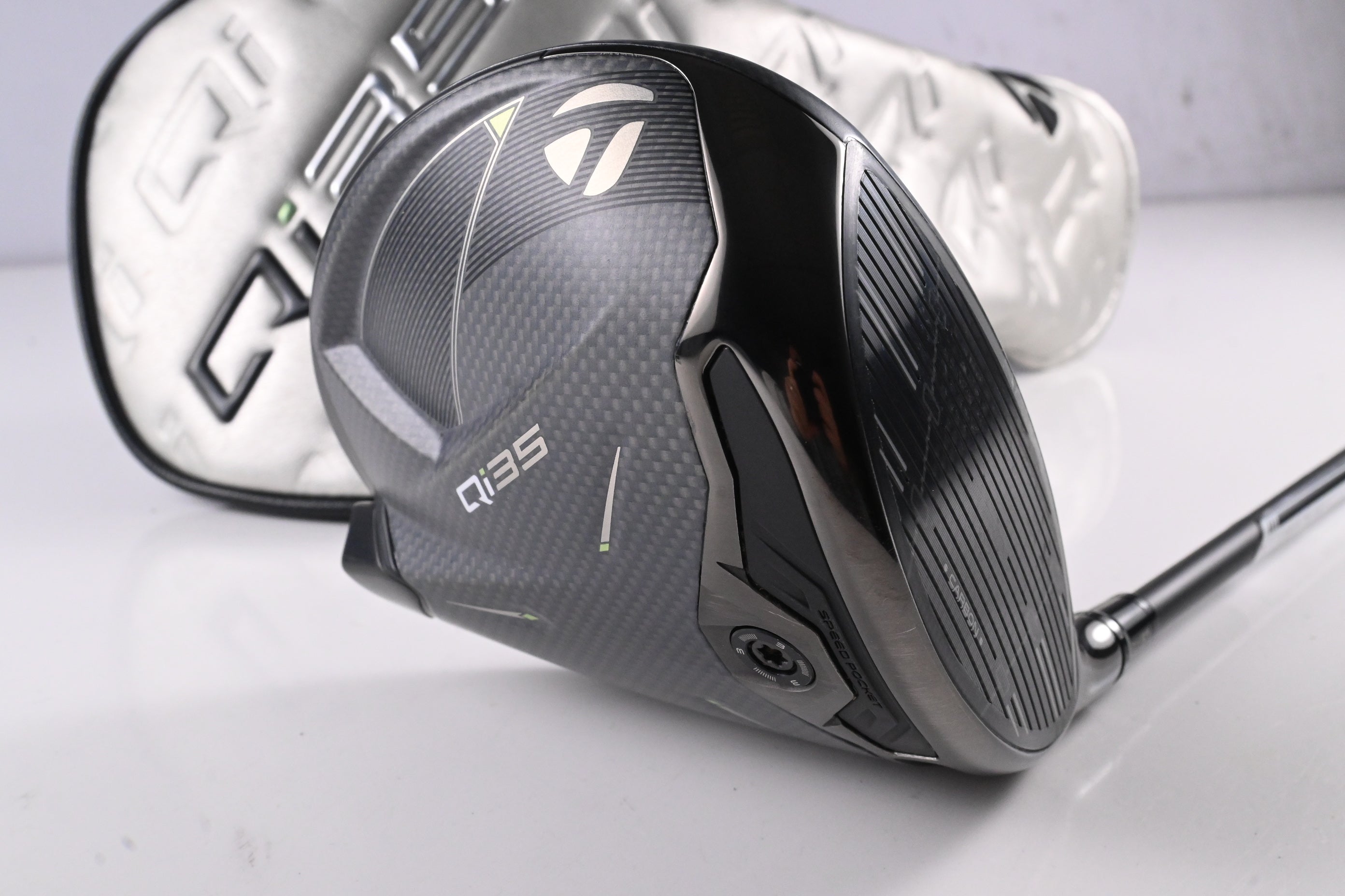 Taylormade Qi35 Driver / 10.5 Degree / Regular Flex Ventus Blue 5 Shaft