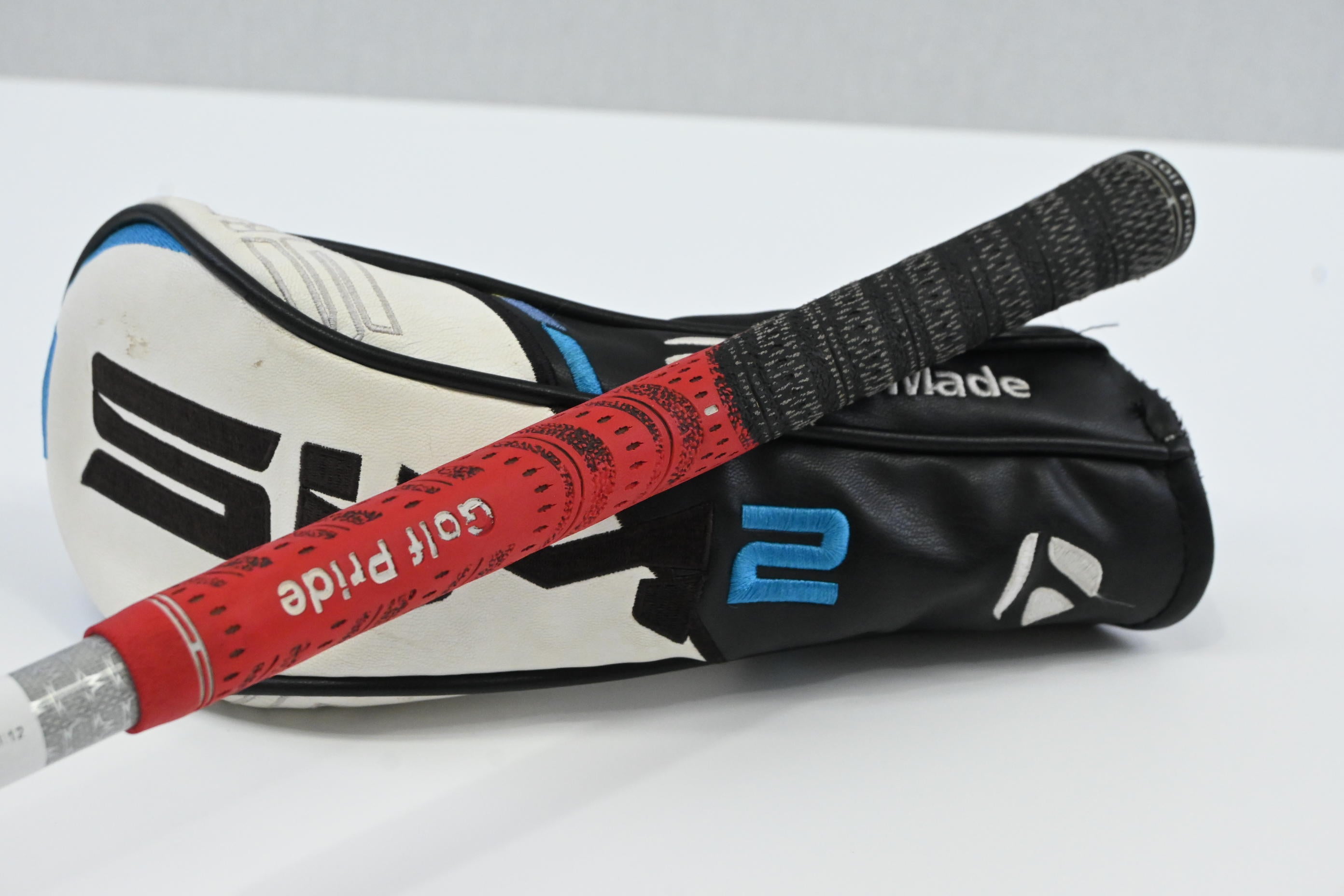 Taylormade SIM2 Ti #3 Wood / 15 Degree / Regular Flex Tensei AV Raw Blue 60