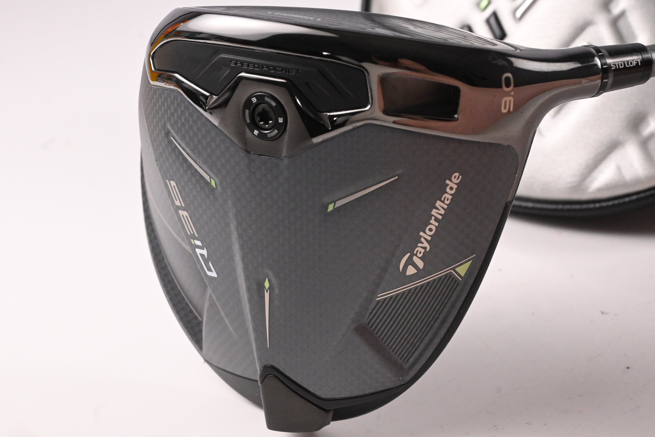 Taylormade Qi35 Driver / 9 Degree / Regular Flex Fujikura Air Speeder 50 Shaft
