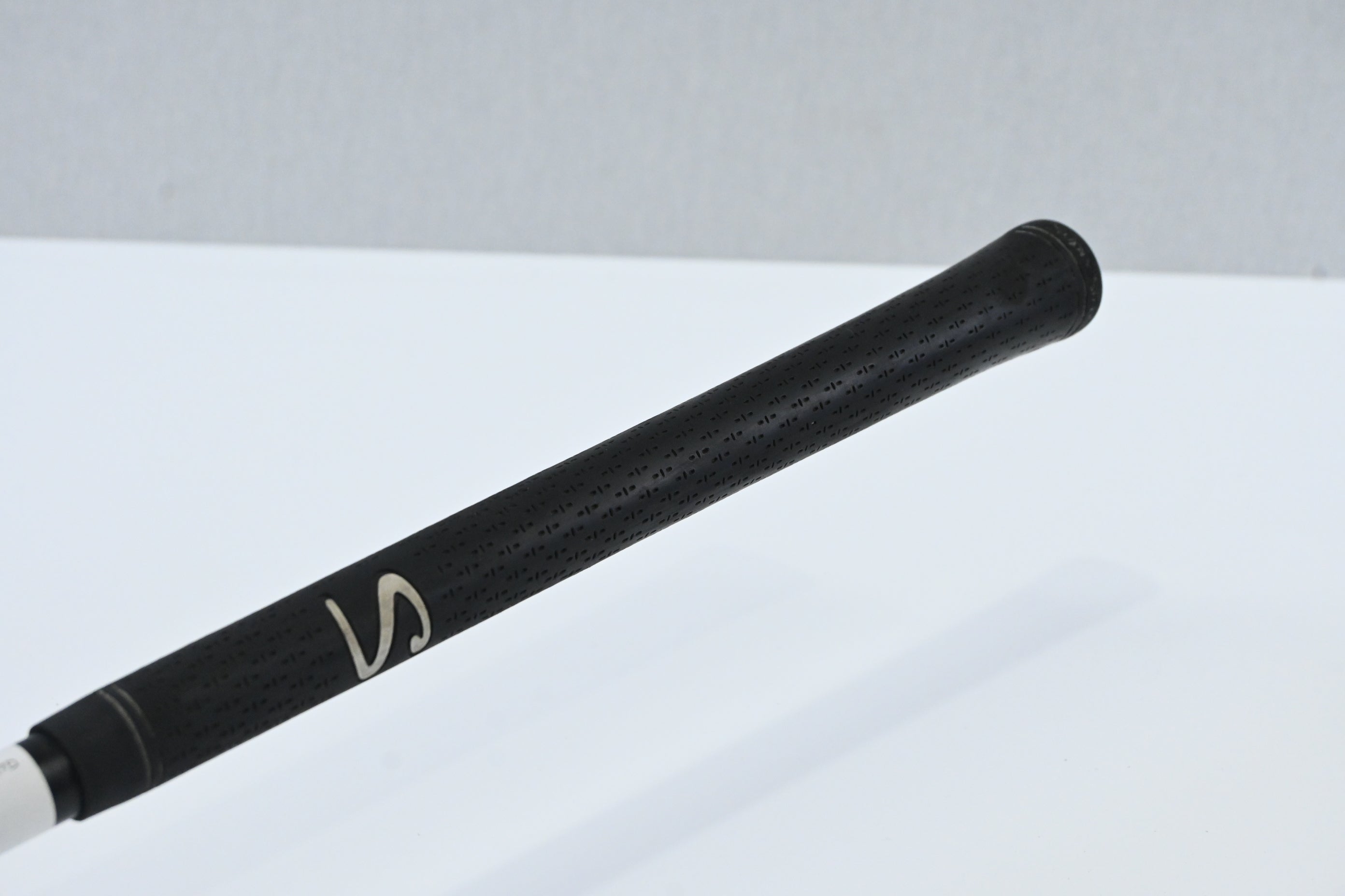 Eleven PW Hybrid / 43 Degree / Regular Flex KBS Tour Graphite Iron 60 Shaft