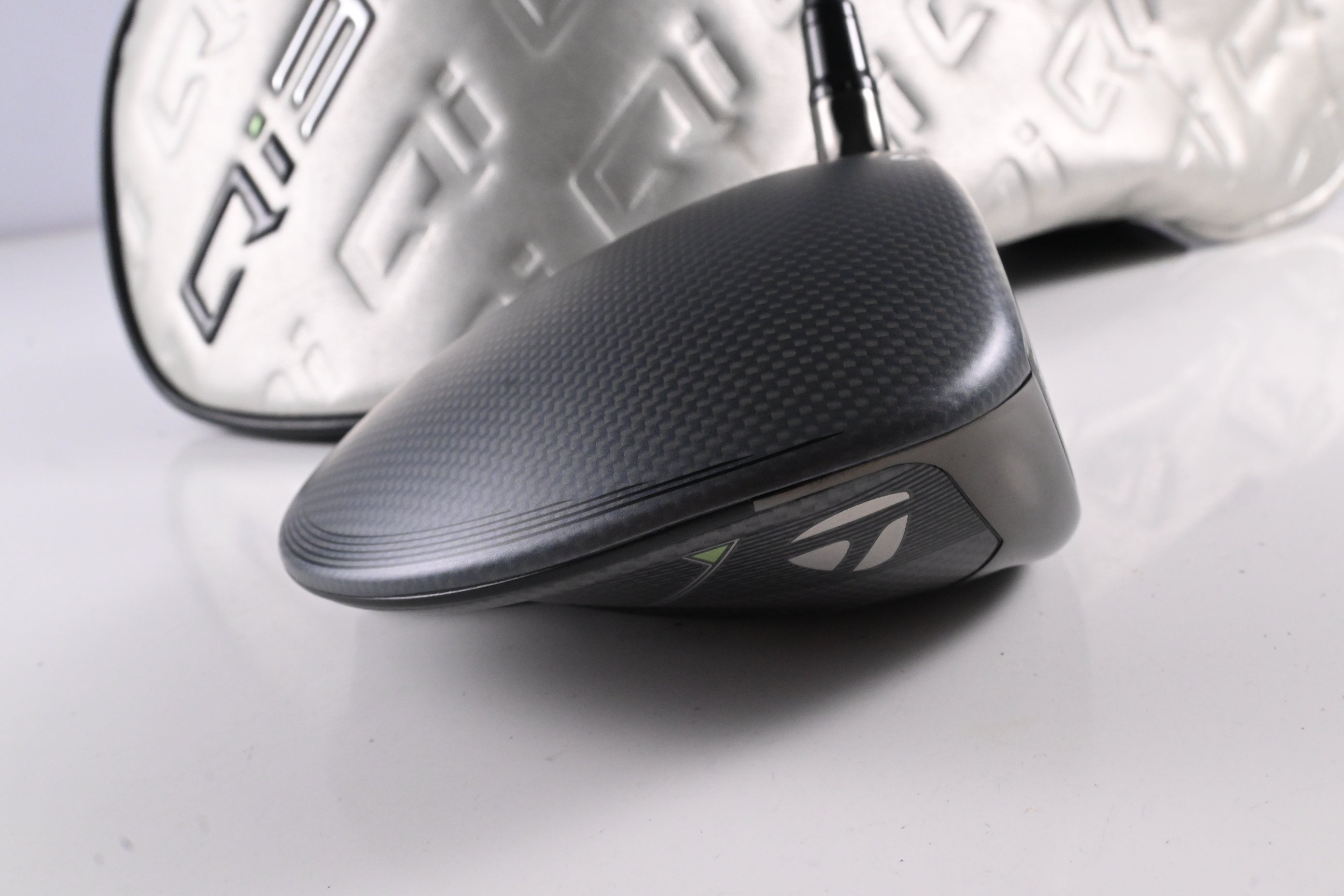 Taylormade Qi35 Driver / 10.5 Degree / Regular Flex Ventus Blue 5 Shaft