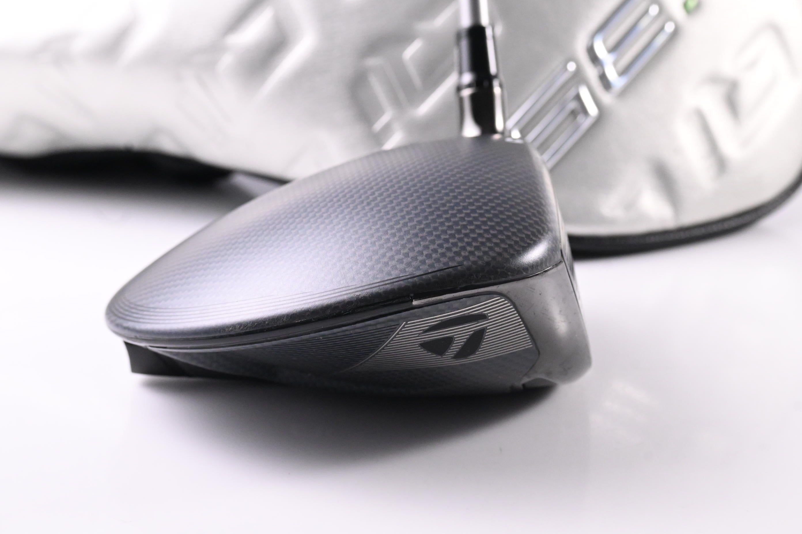 Taylormade Qi35 Max Driver / 10.5 Degree / Regular Flex Fujikura Speeder NX 50