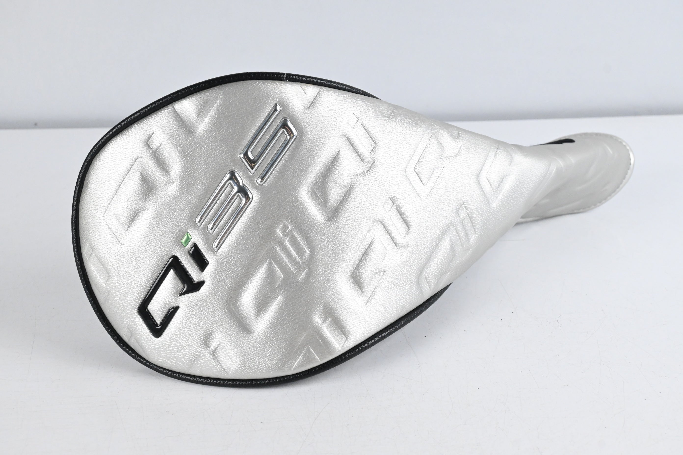 Taylormade Qi35 Driver / 10.5 Degree / Regular Flex Fujikura Ventus Blue '25 5